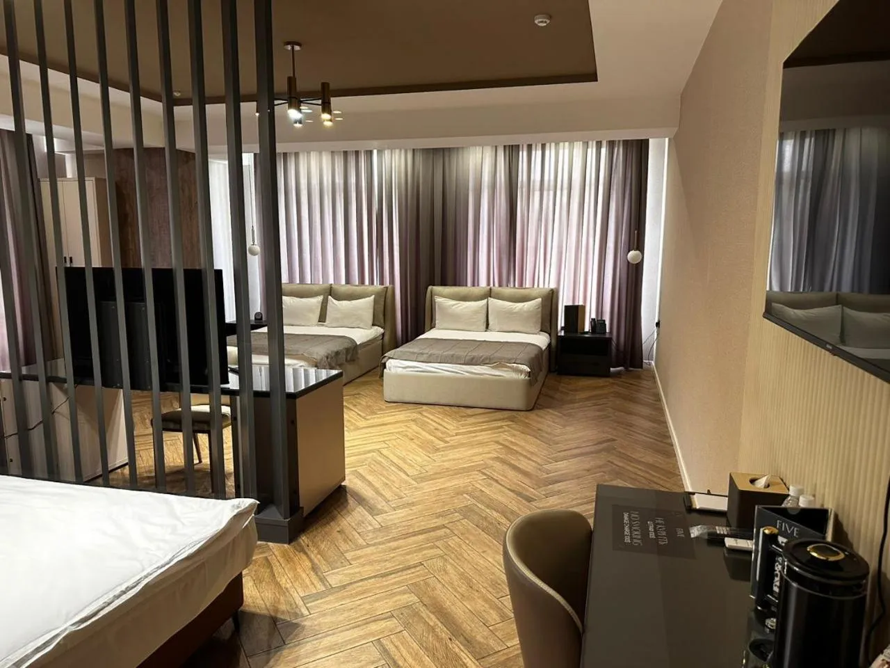 Bedroom, Bed in Five Hotel