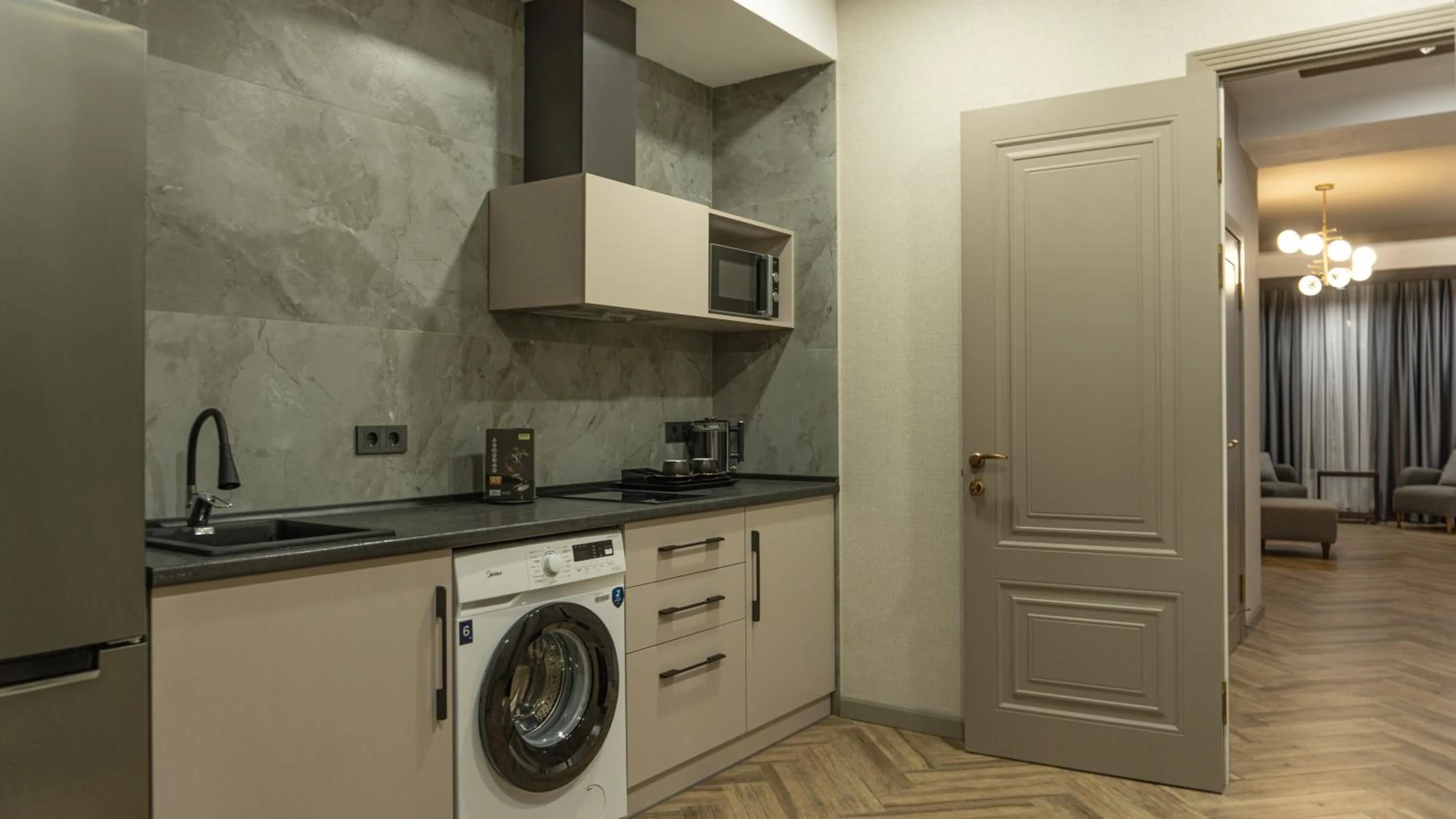 Kitchen or kitchenette in Five Hotel