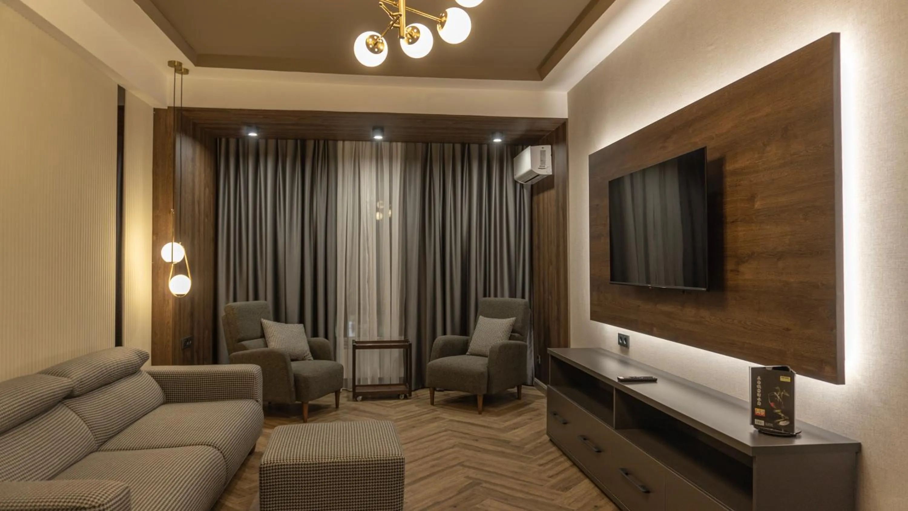 TV and multimedia in Five Hotel