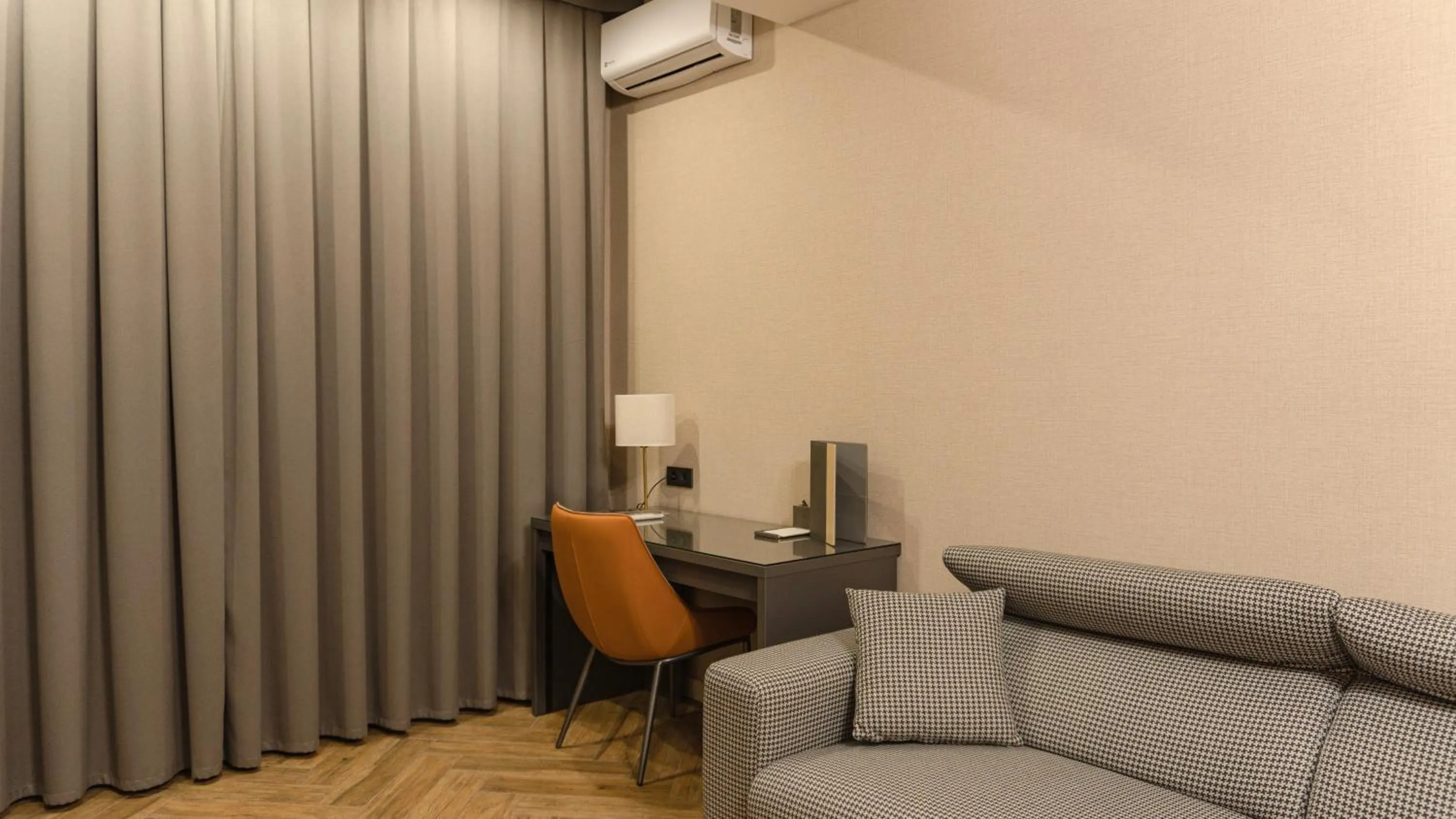 Living room in Five Hotel