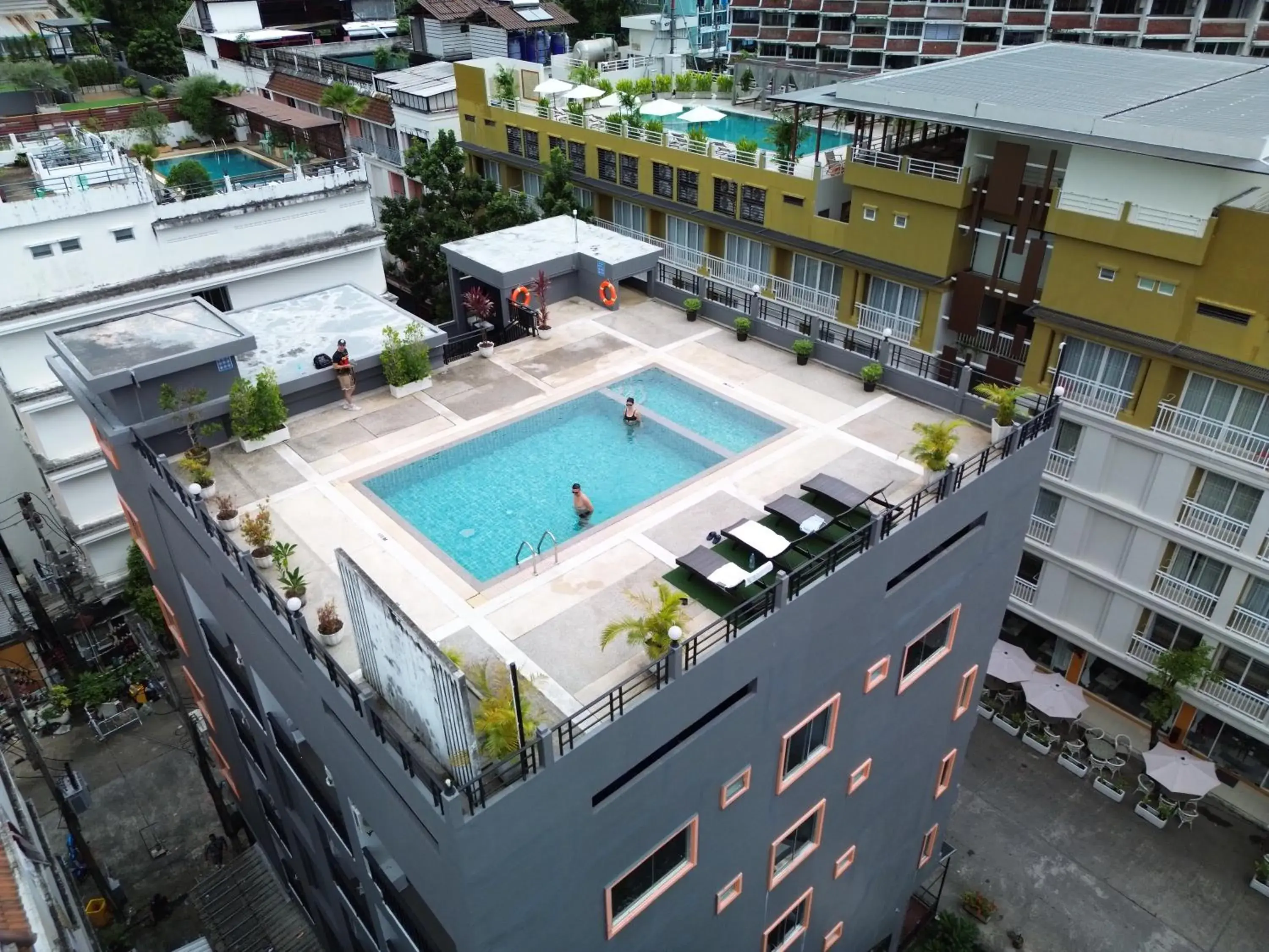 Property building in Di Yana Patong Property building in Di Yana Patong