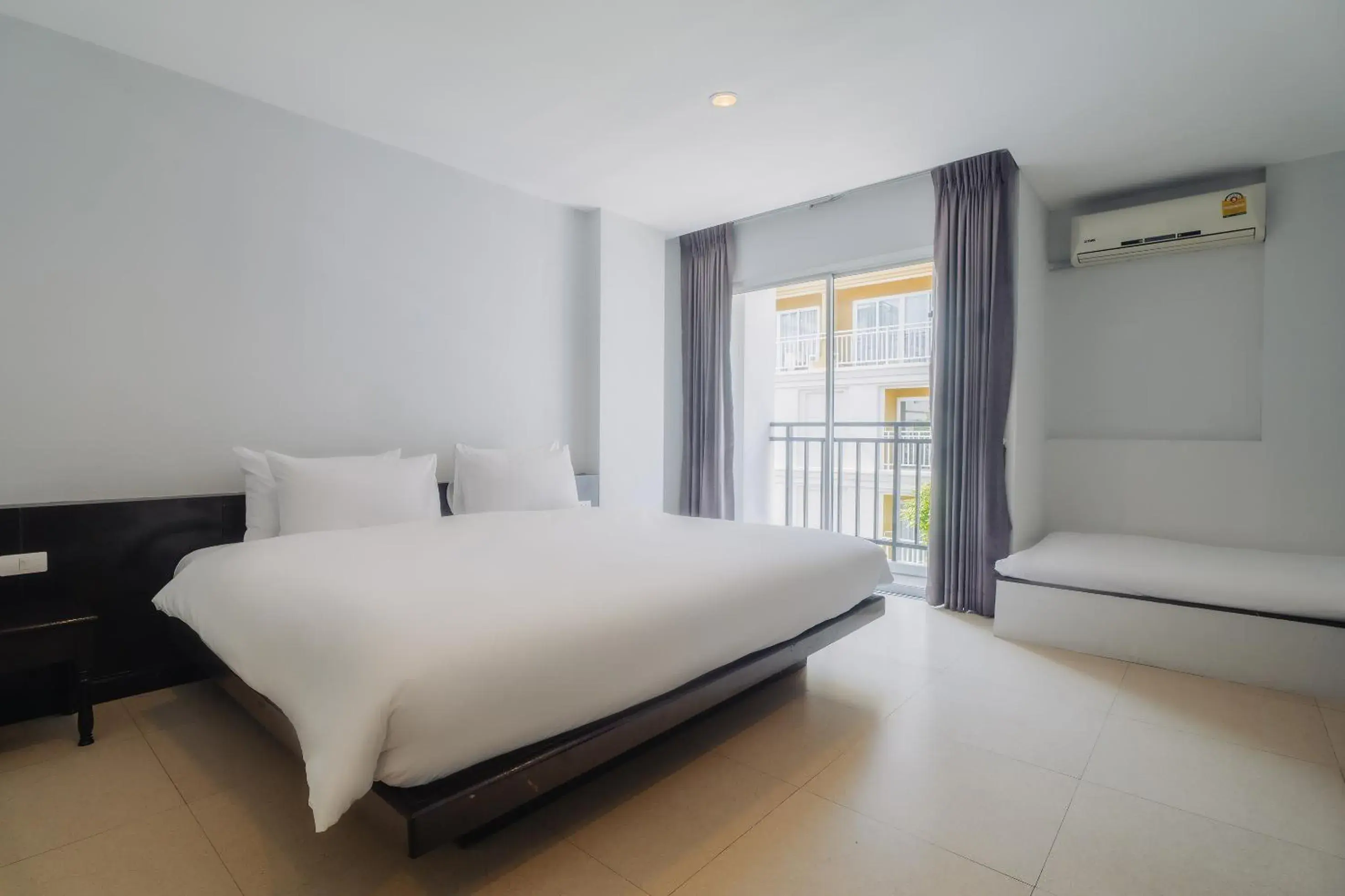 Deluxe Double Room in Di Yana Patong Deluxe Double Room in Di Yana Patong