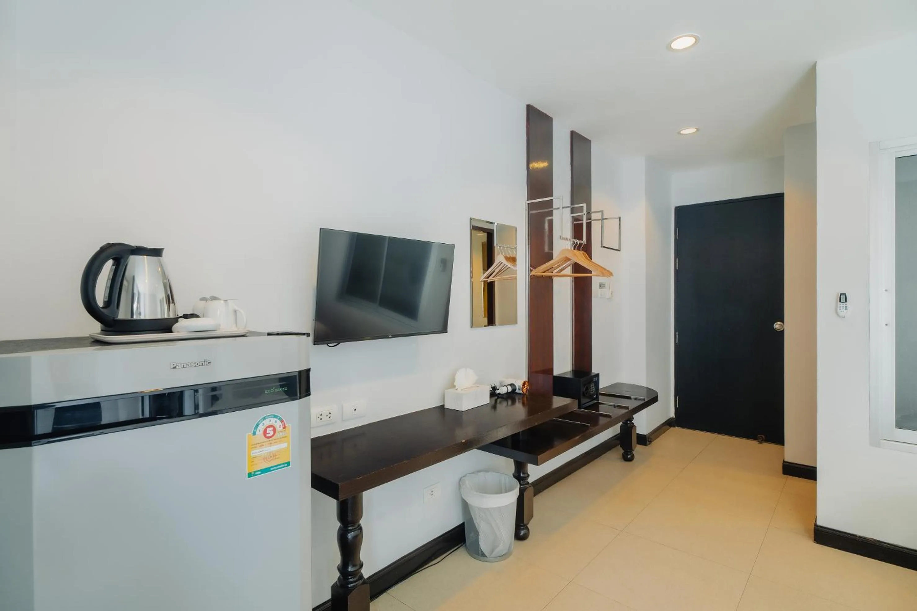 TV and multimedia in Di Yana Patong