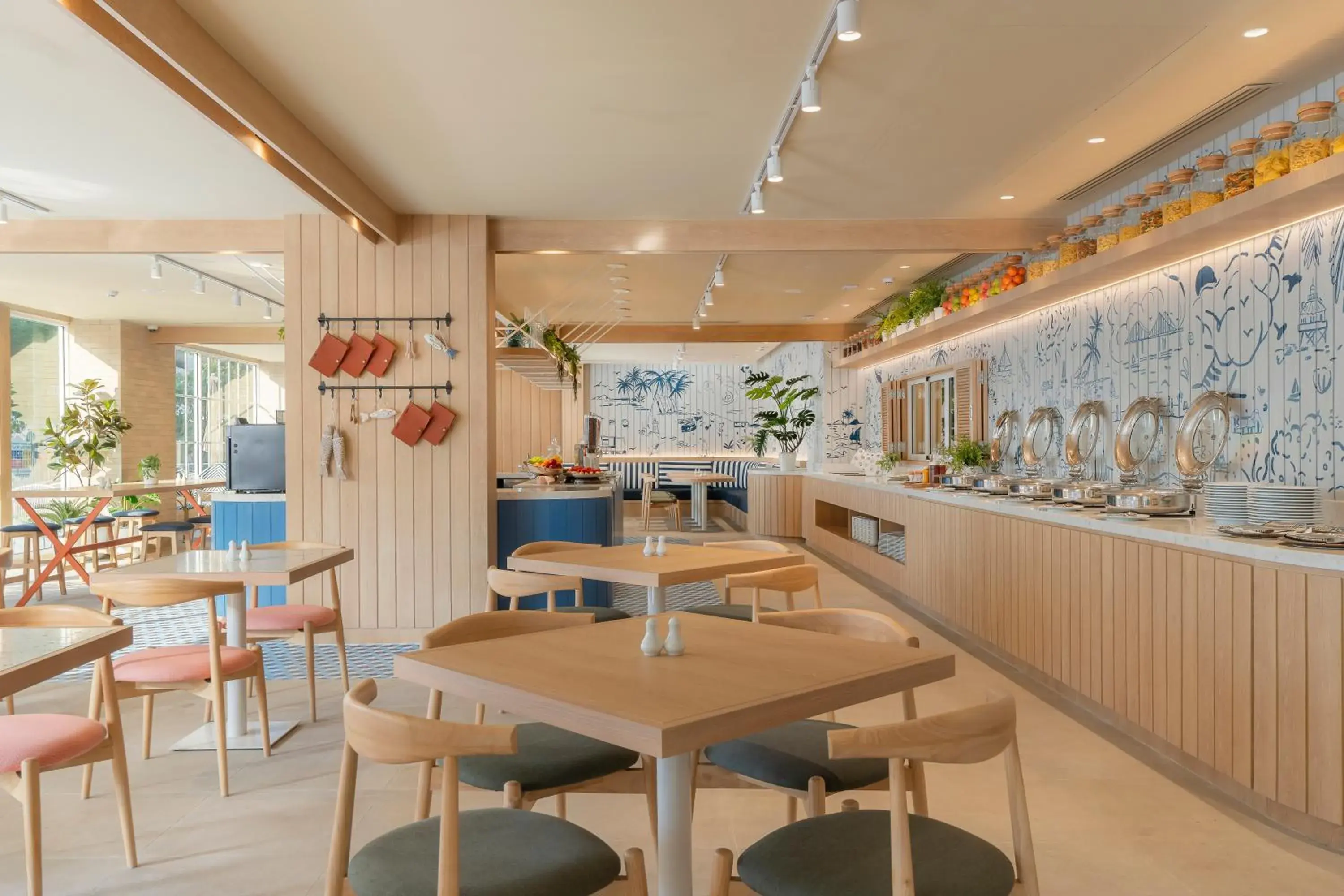 Restaurant/places to eat in Holiday Inn Express Rayong Restaurant/places to eat in Holiday Inn Express Rayong