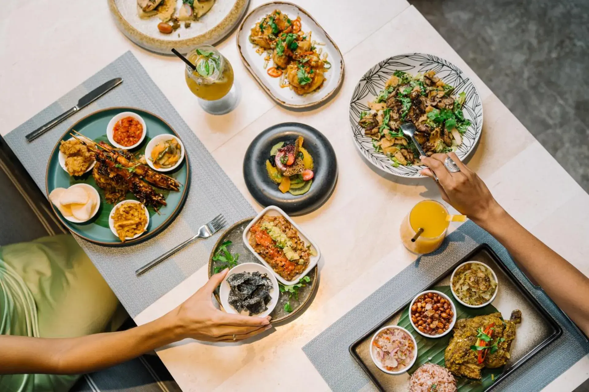 Restaurant/places to eat in Holiday Inn Resort Bali Canggu by IHG Restaurant/places to eat in Holiday Inn Resort Bali Canggu by IHG