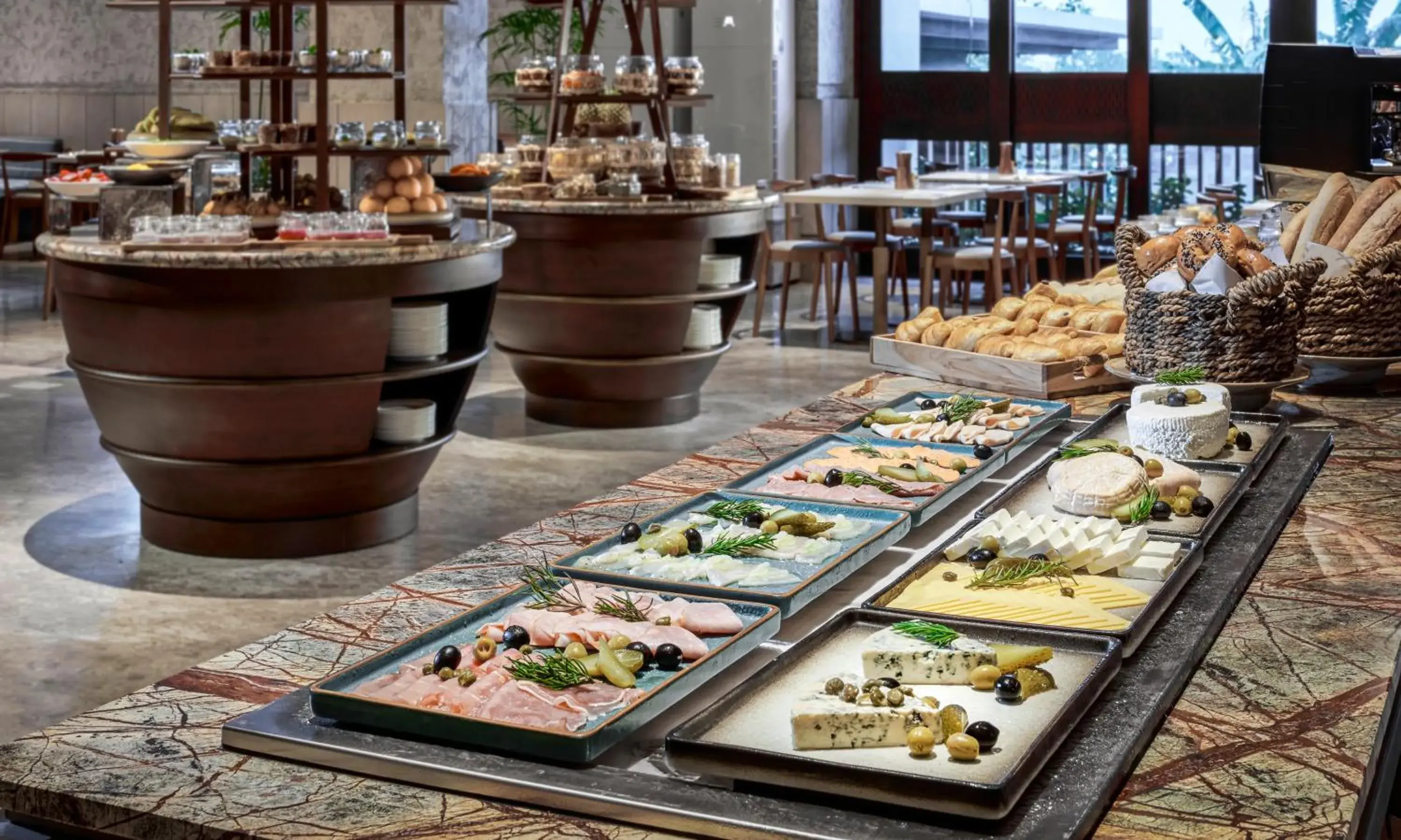 Restaurant/places to eat in Holiday Inn Resort Bali Canggu by IHG Restaurant/places to eat in Holiday Inn Resort Bali Canggu by IHG