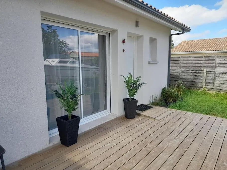 Studio tout confort + terrasse