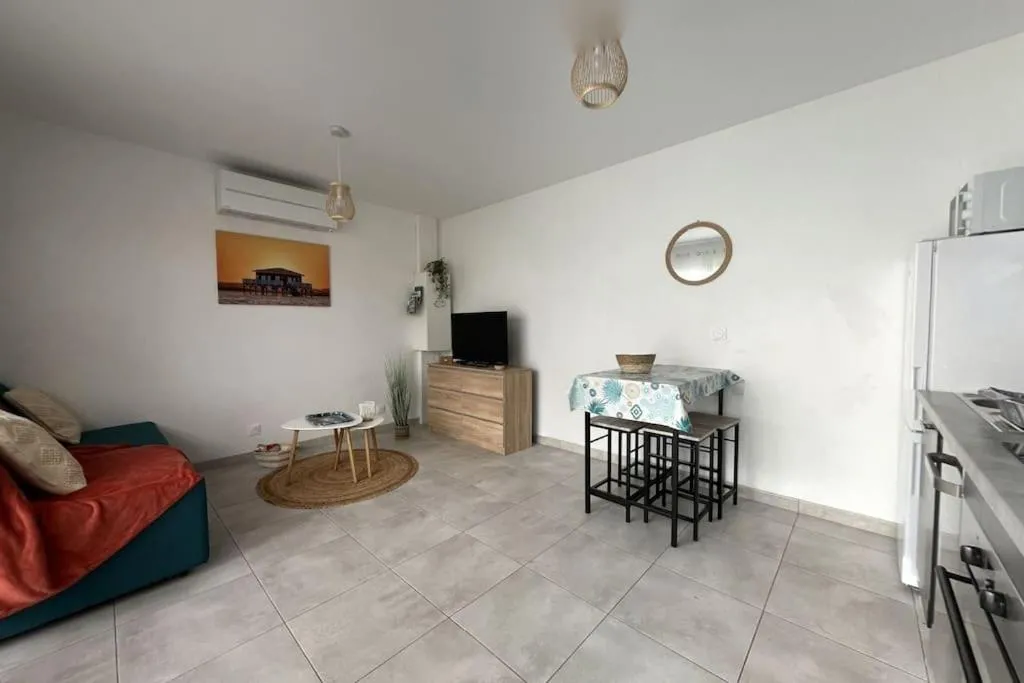 Studio tout confort + terrasse