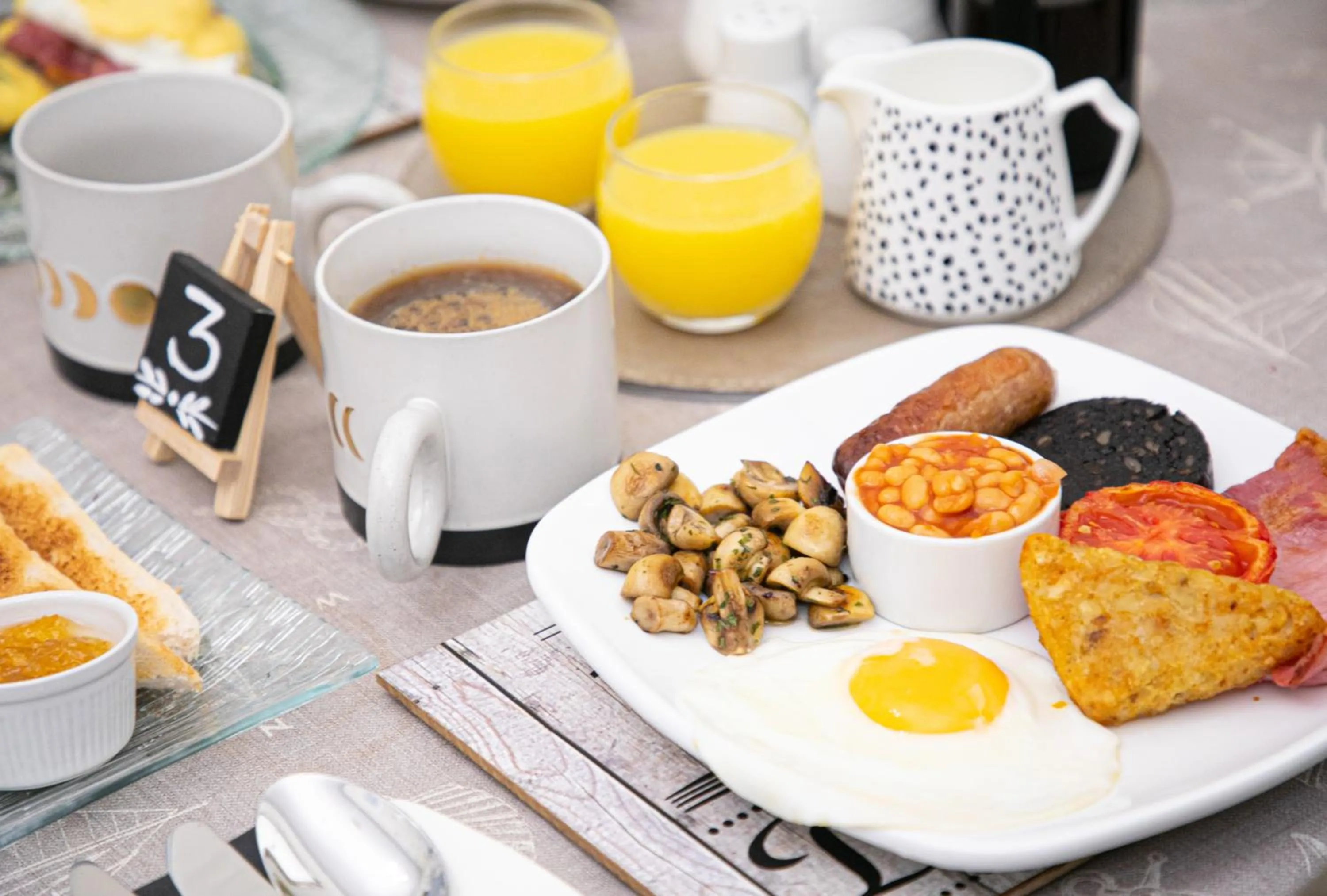 Breakfast in Cherwood Guest House