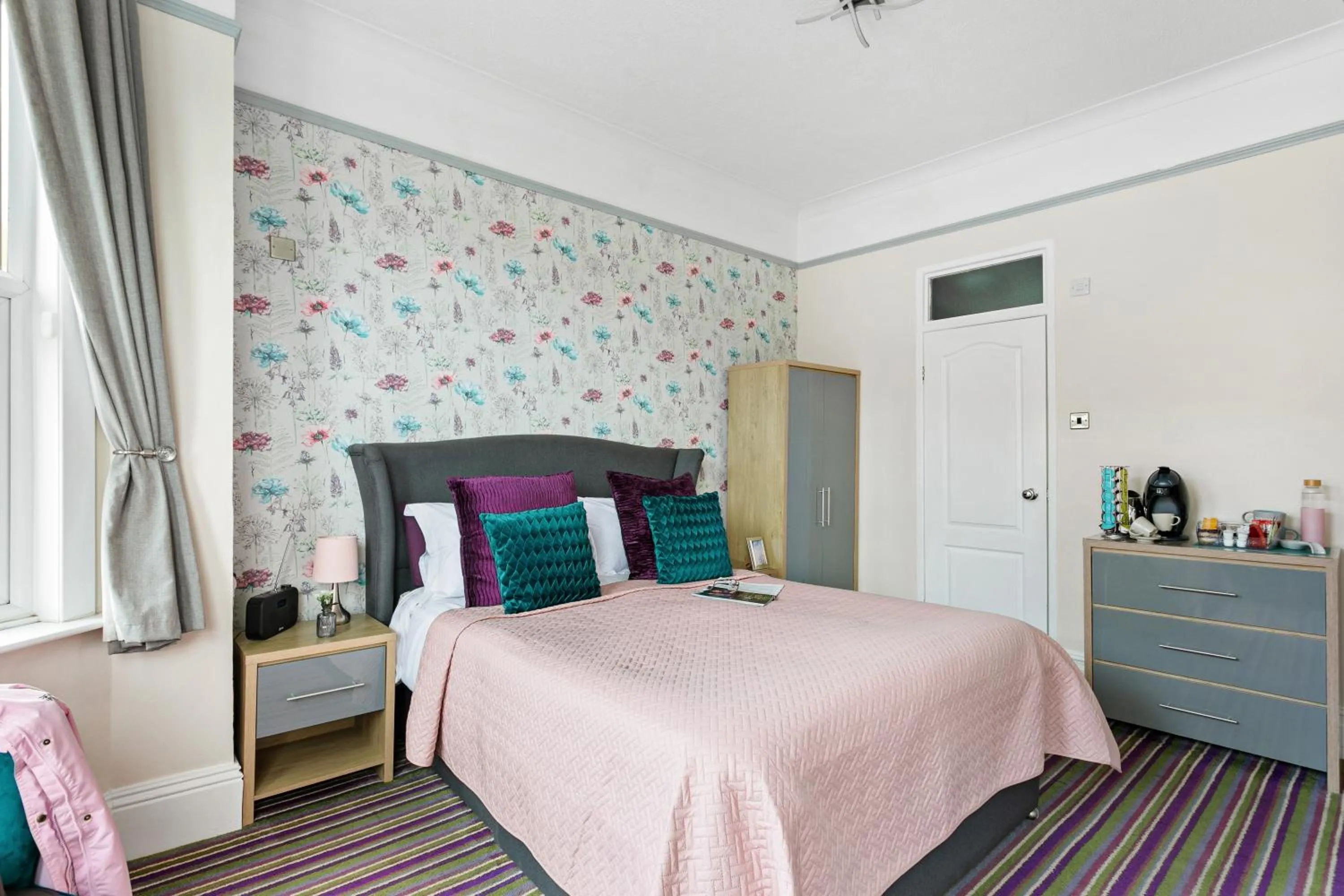 Photo of the whole room, Bed in Cherwood Guest House