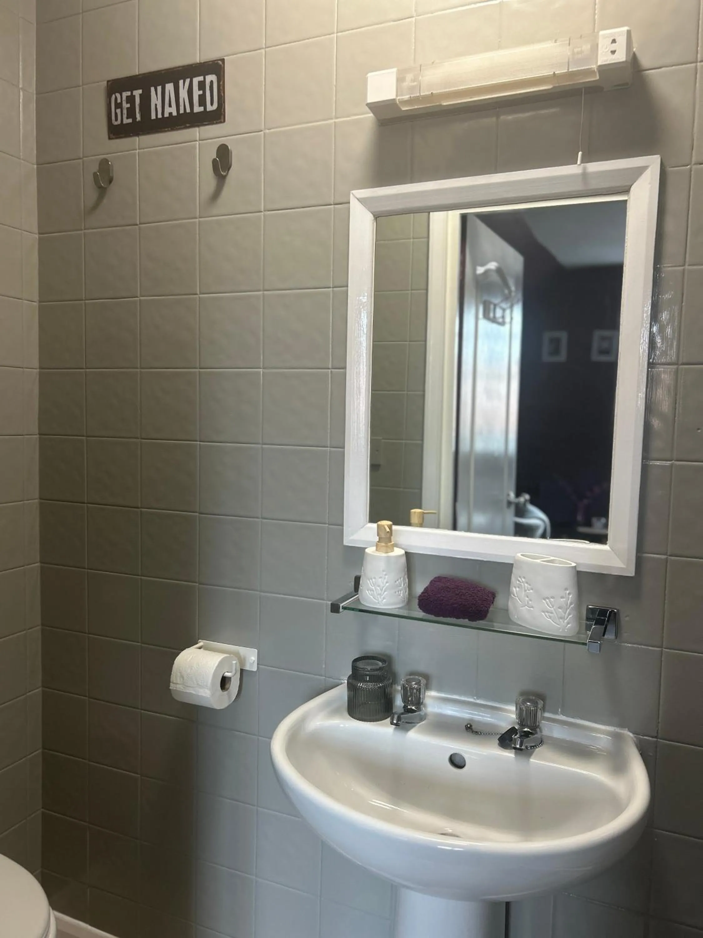 Bathroom in Cherwood Guest House
