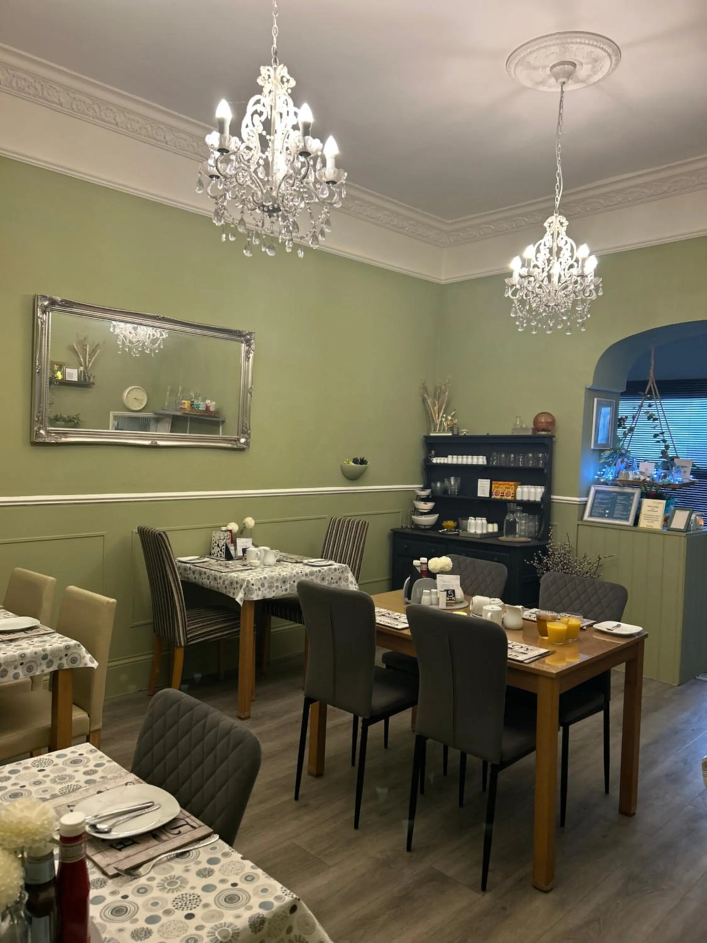 Food and drinks in Cherwood Guest House