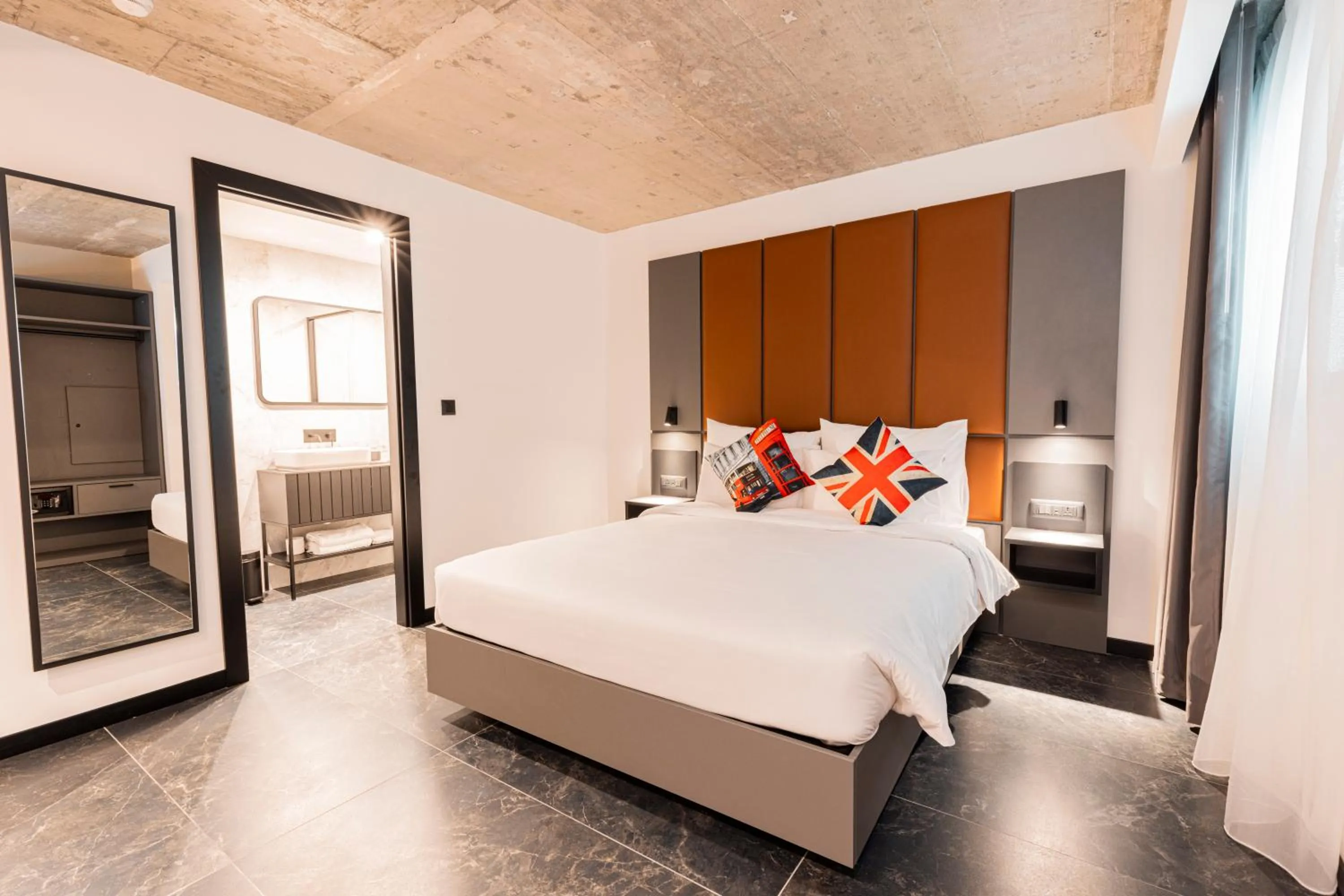 Bedroom, Bed in The Londoner Hotel St. Julian's