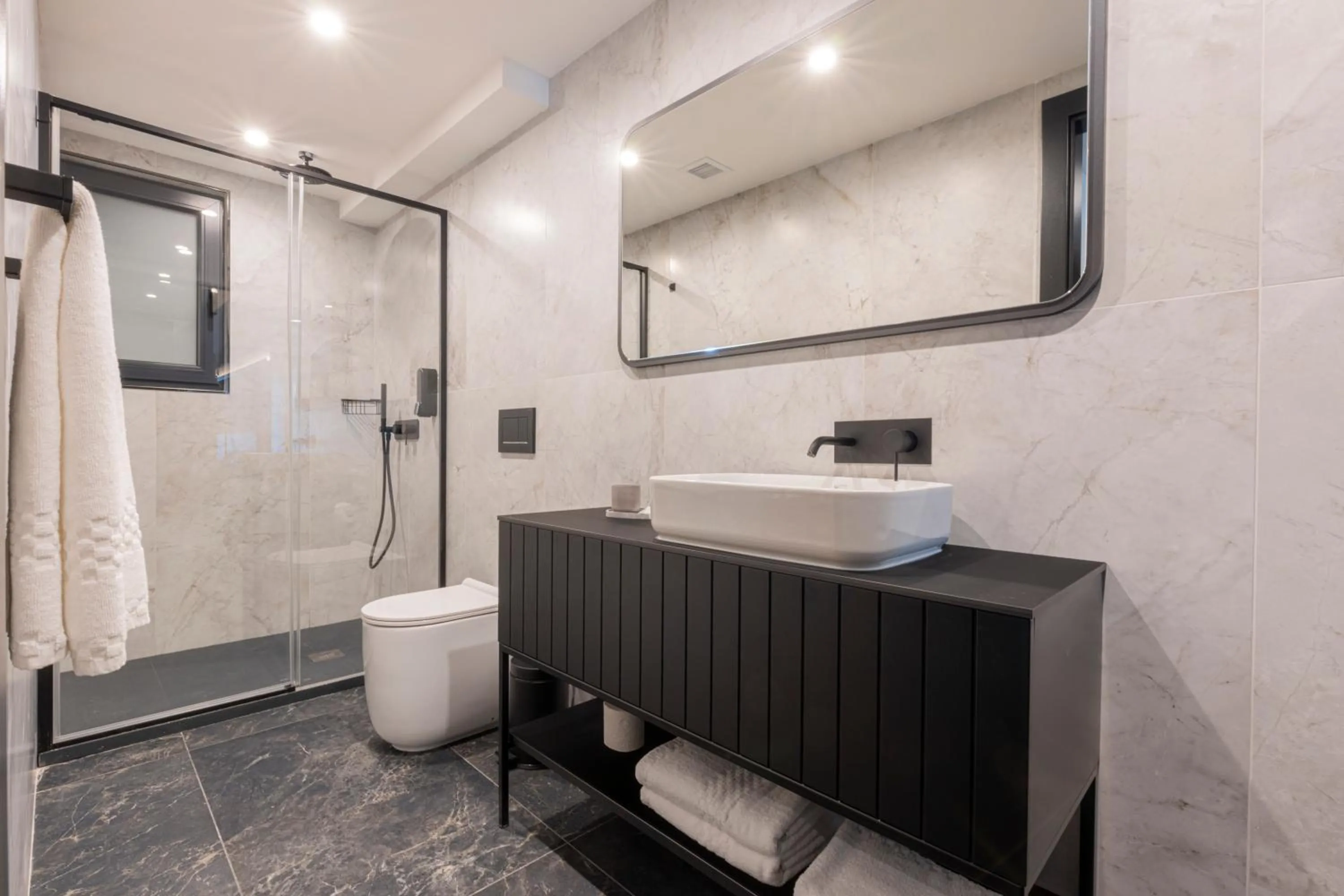 Shower in The Londoner Hotel St. Julian's