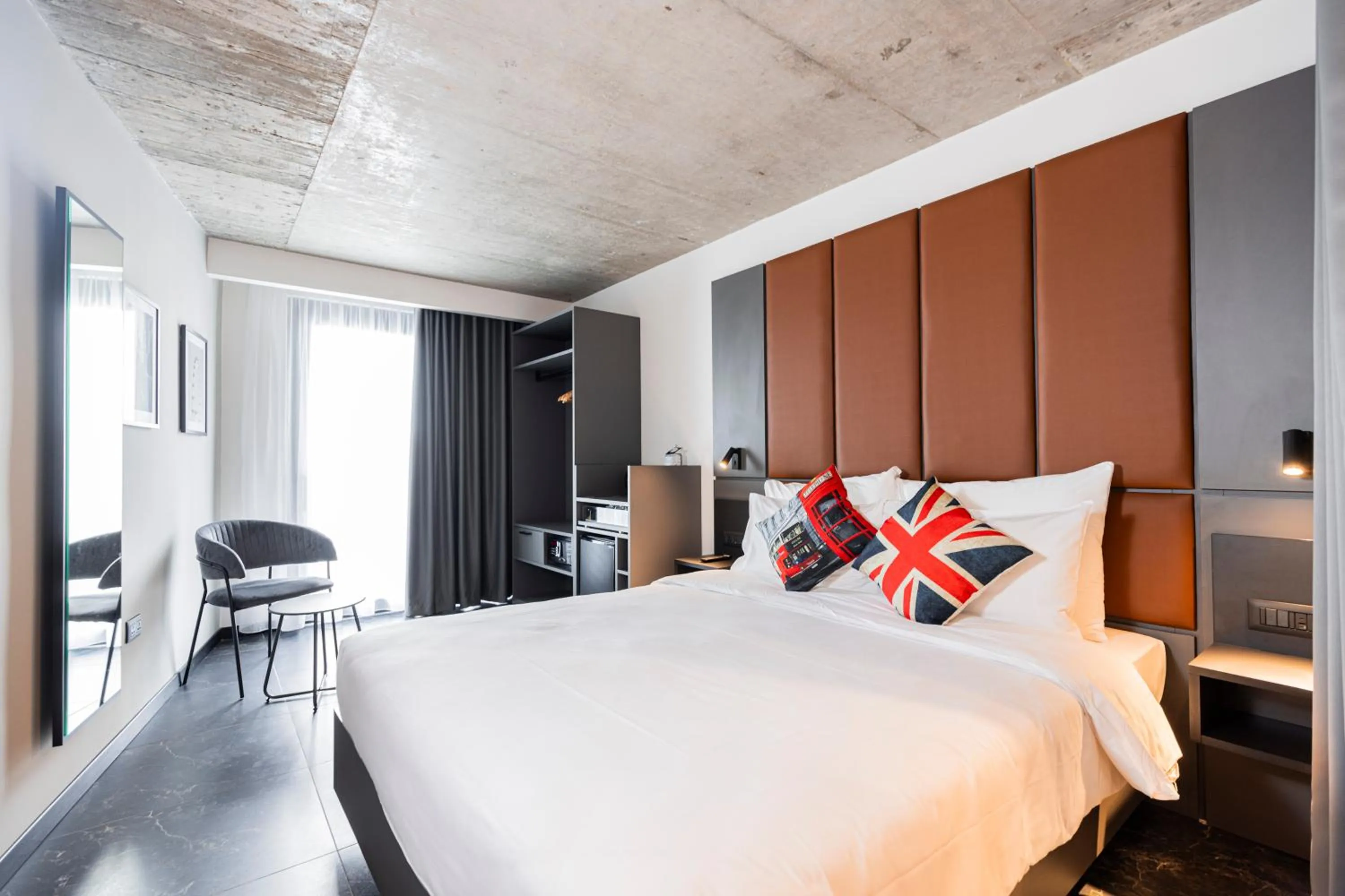 Bedroom, Bed in The Londoner Hotel St. Julian's