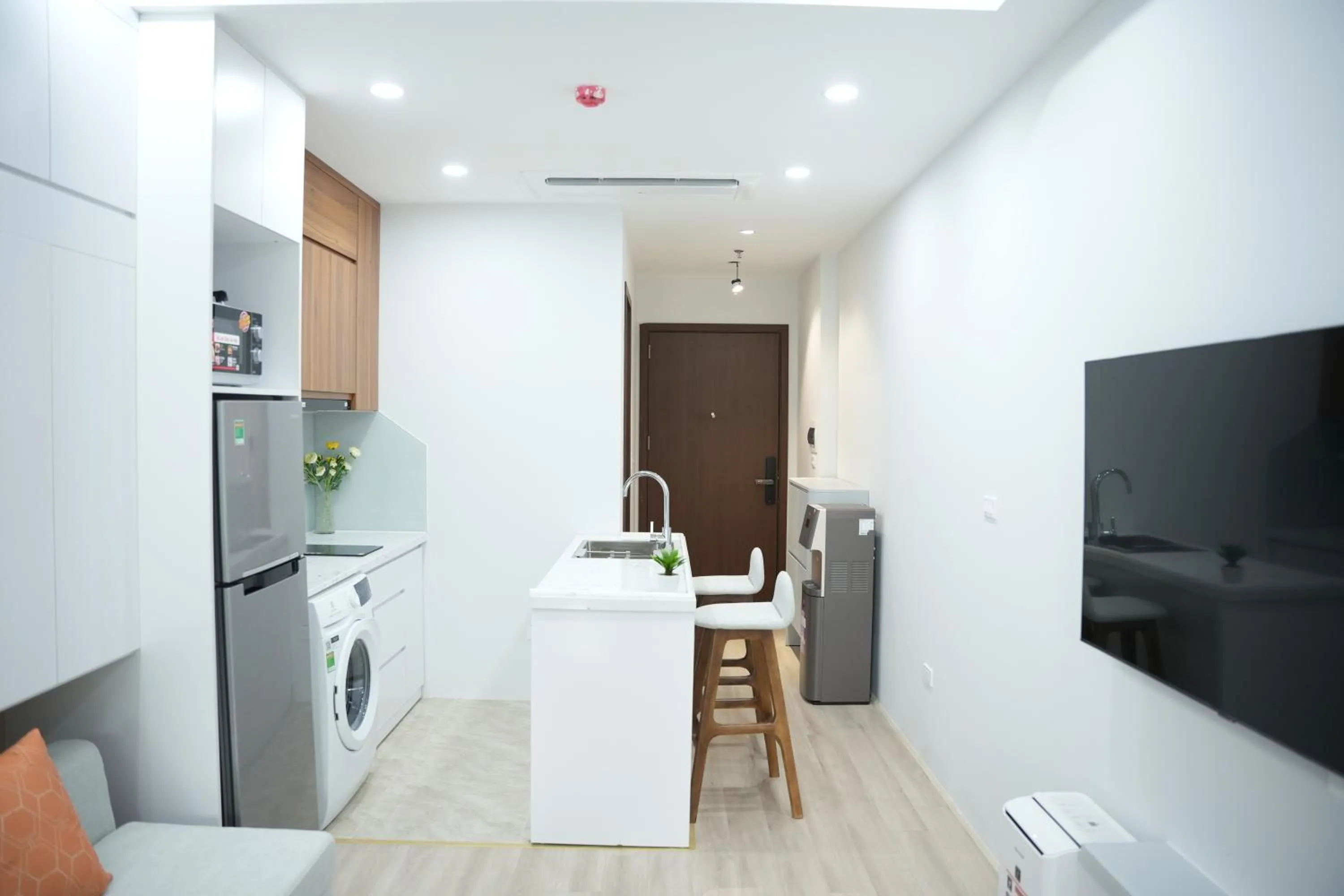 Kitchen or kitchenette in FLESTA Núi Trúc