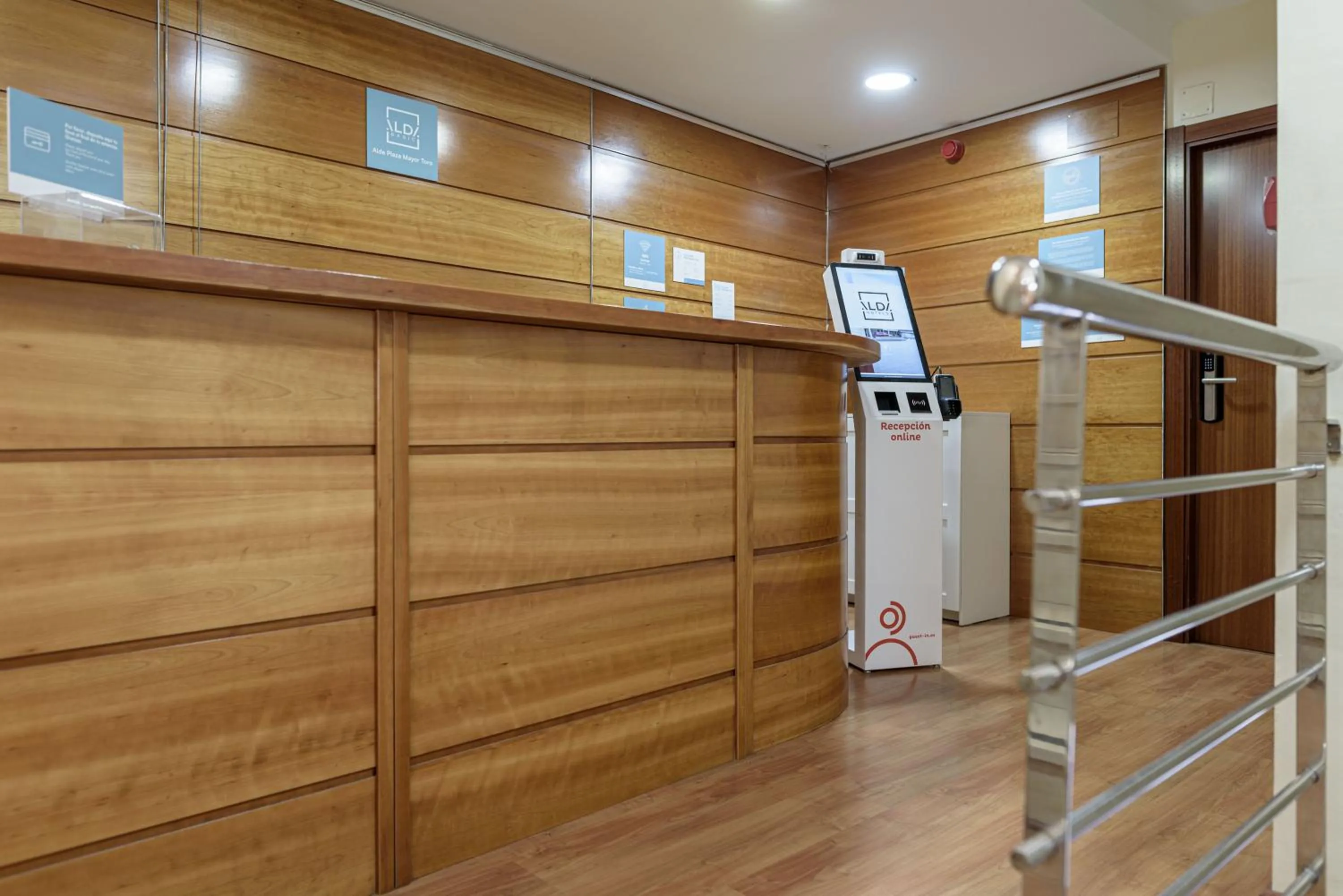 Lobby or reception in Alda Plaza Mayor Toro