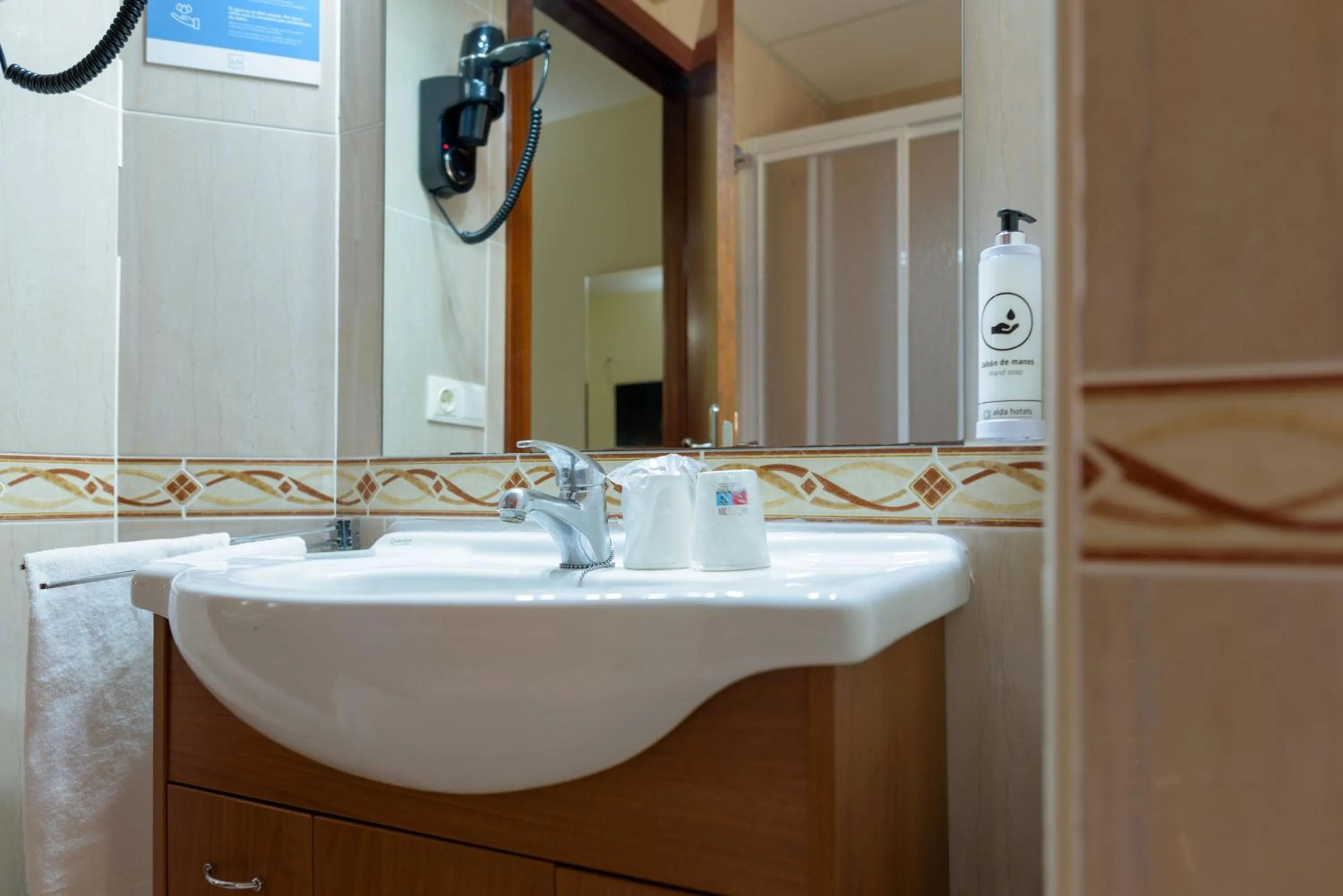 Bathroom in Alda Plaza Mayor Toro