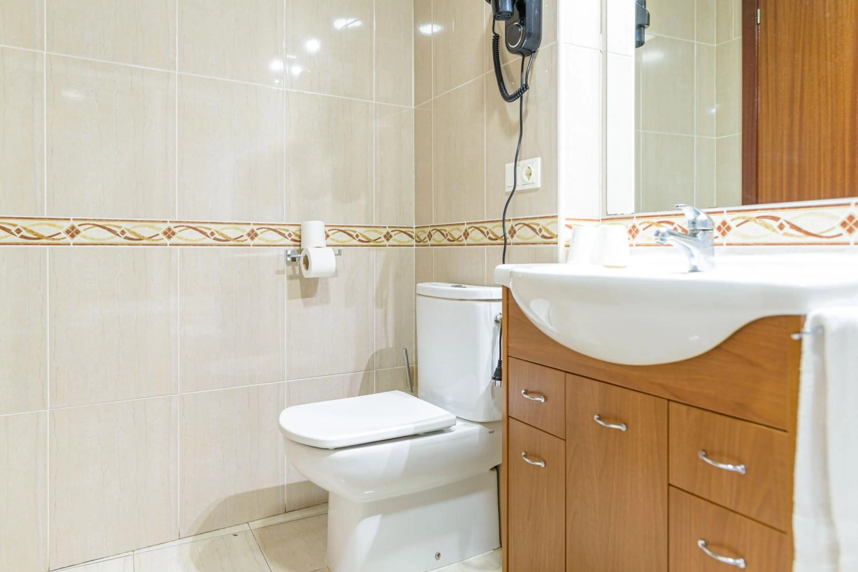 Bathroom in Alda Plaza Mayor Toro