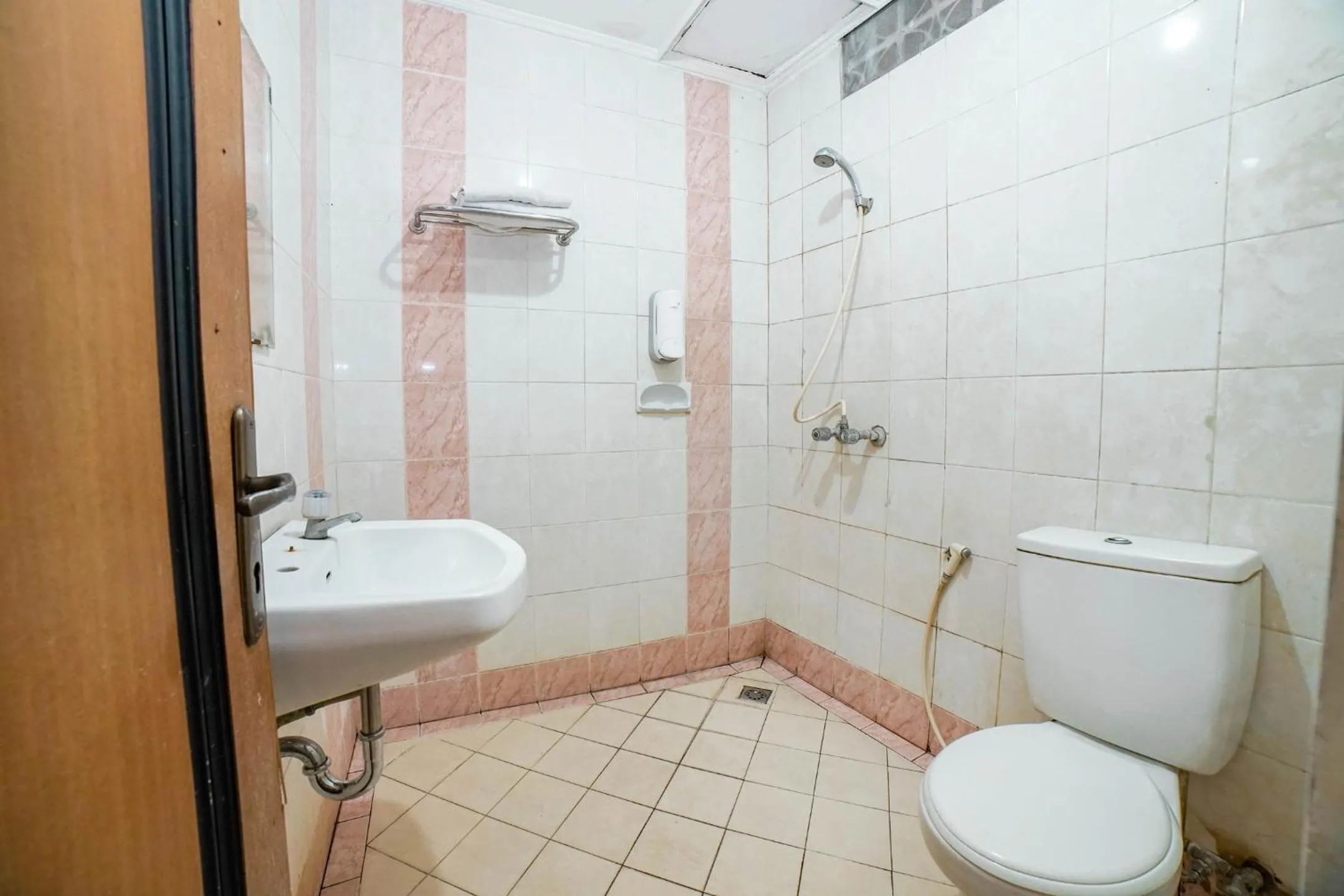 Bathroom in Hotel Kalisma by Alia