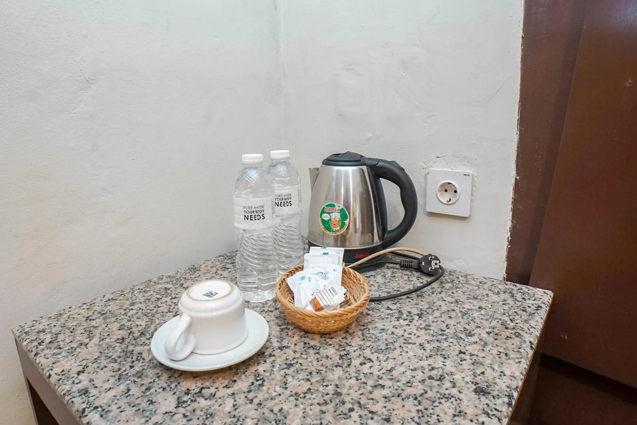 Coffee/tea facilities in Hotel Kalisma by Alia