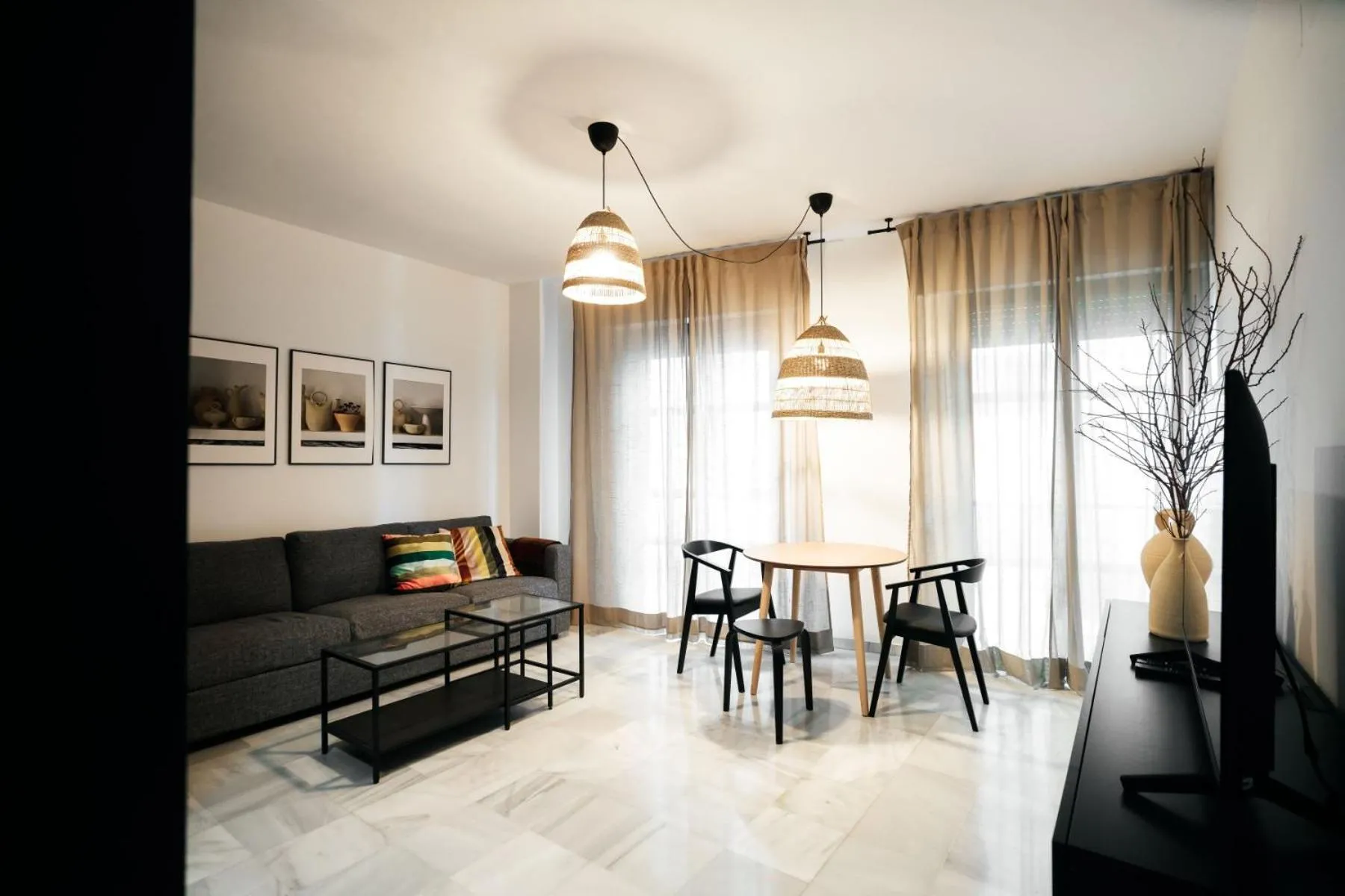 Living room in Reyes Católicos Suite Apartment