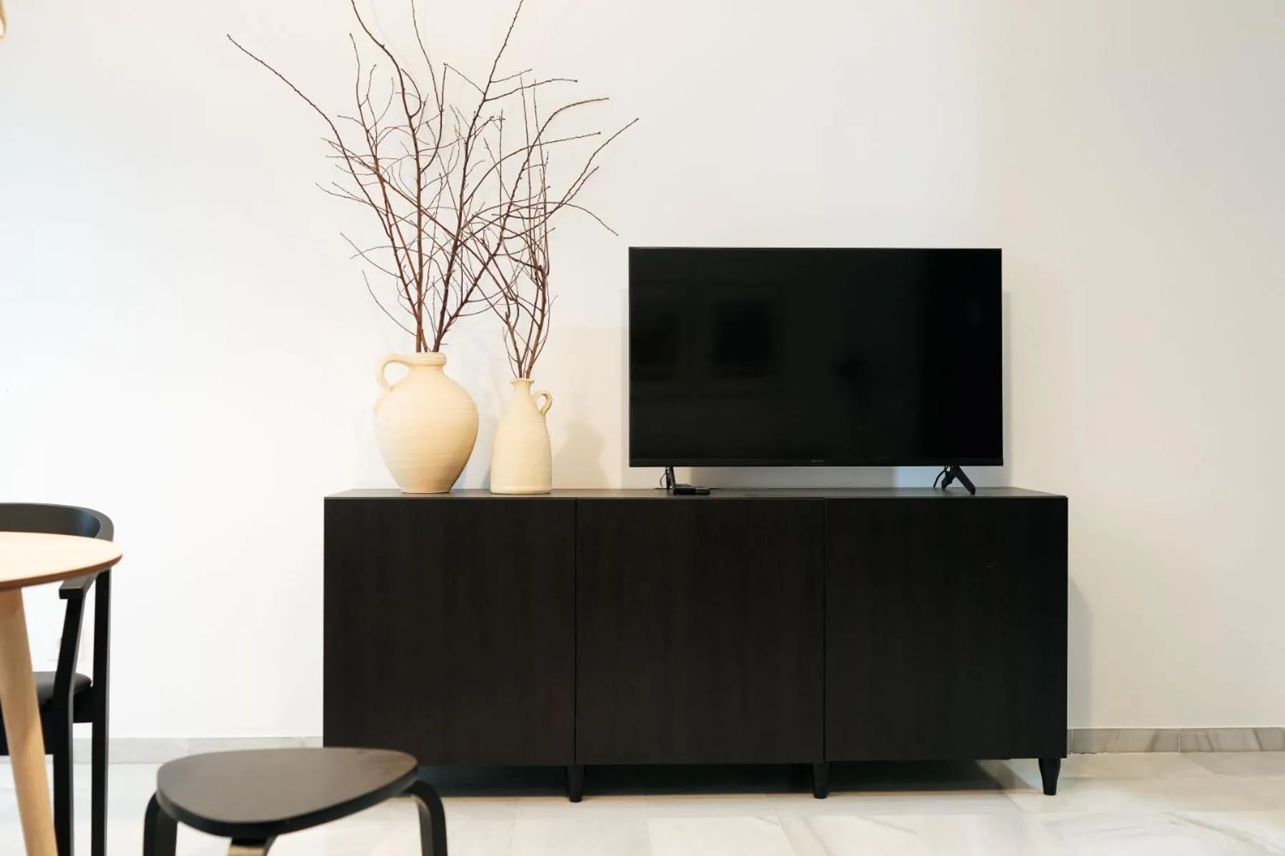 TV and multimedia in Reyes Católicos Suite Apartment
