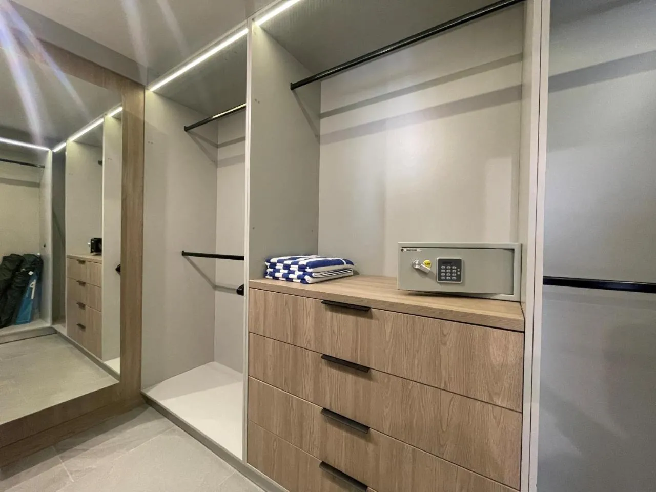 wardrobe in Aquarella 2