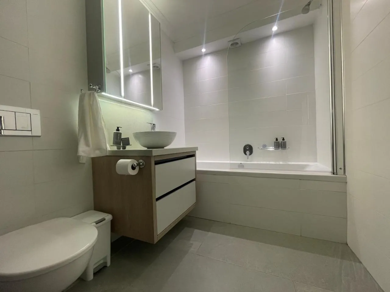 Bathroom in Aquarella 2