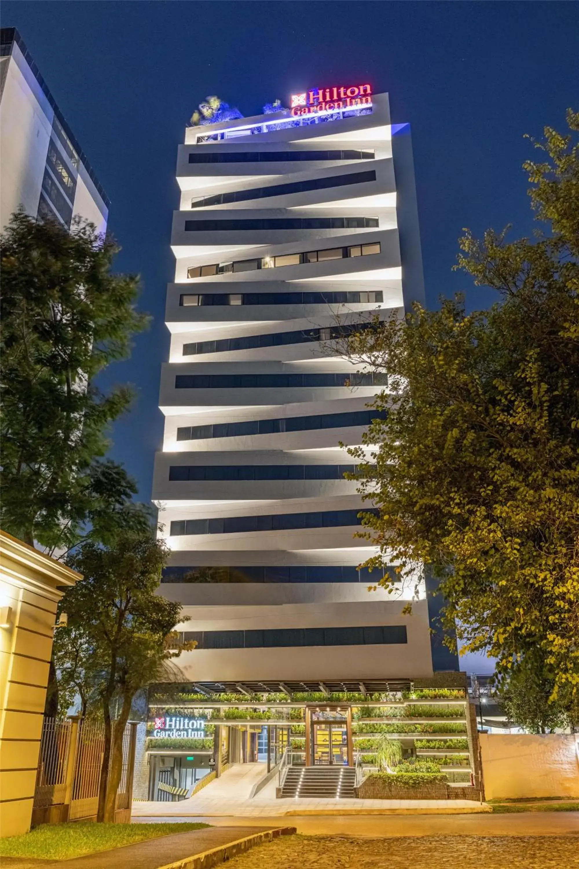 Property building in Hilton Garden Inn Asuncion Aviadores Del Chaco Property building in Hilton Garden Inn Asuncion Aviadores Del Chaco