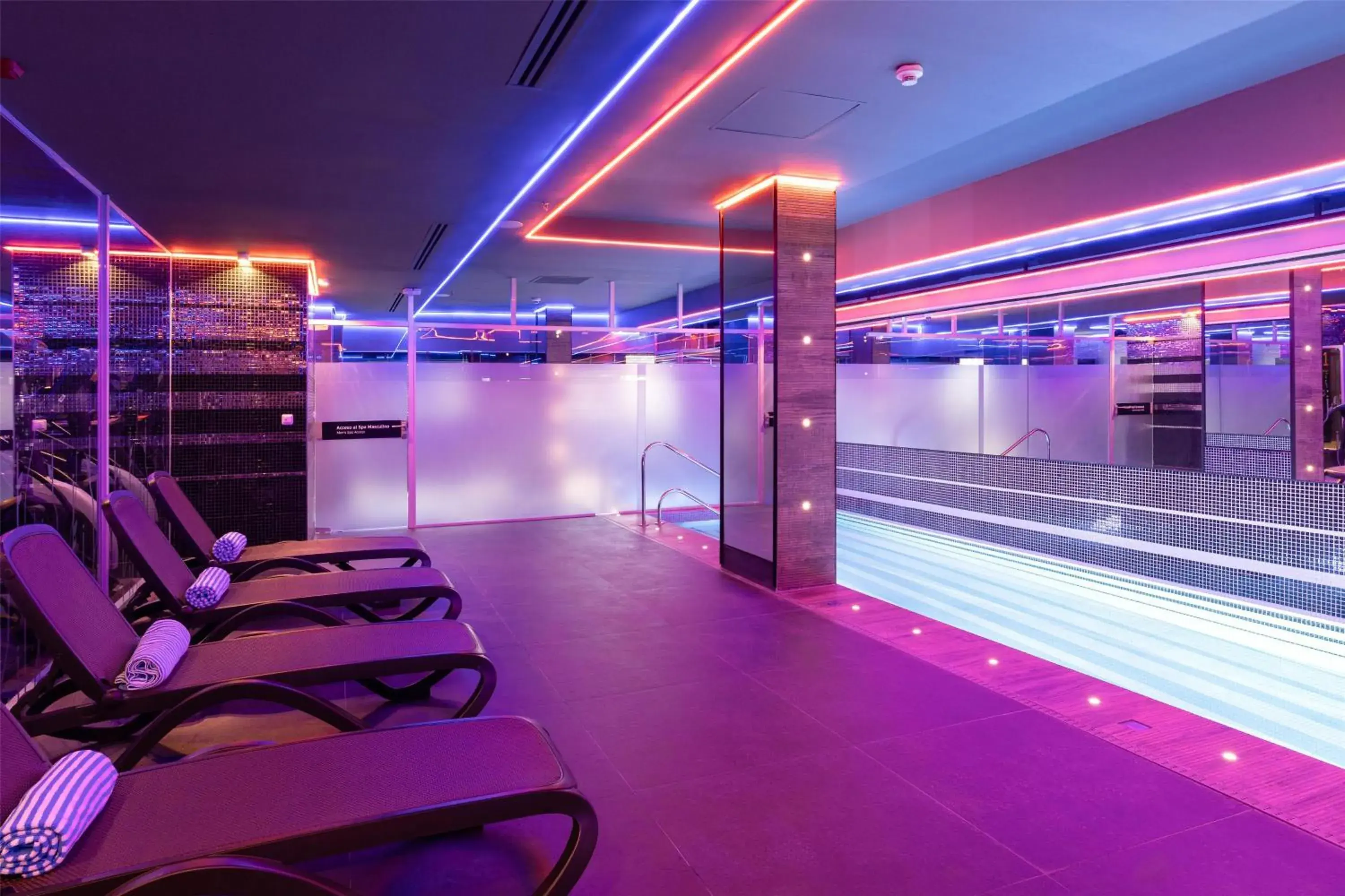 Pool view in Hilton Garden Inn Asuncion Aviadores Del Chaco Pool view in Hilton Garden Inn Asuncion Aviadores Del Chaco