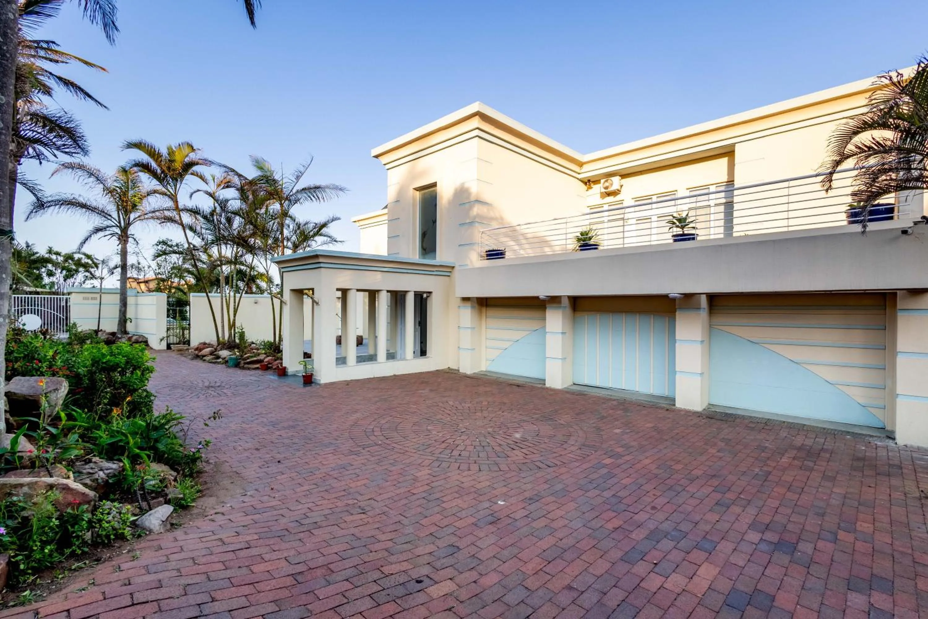 Parking in Self-Catering at Ocean Breeze
