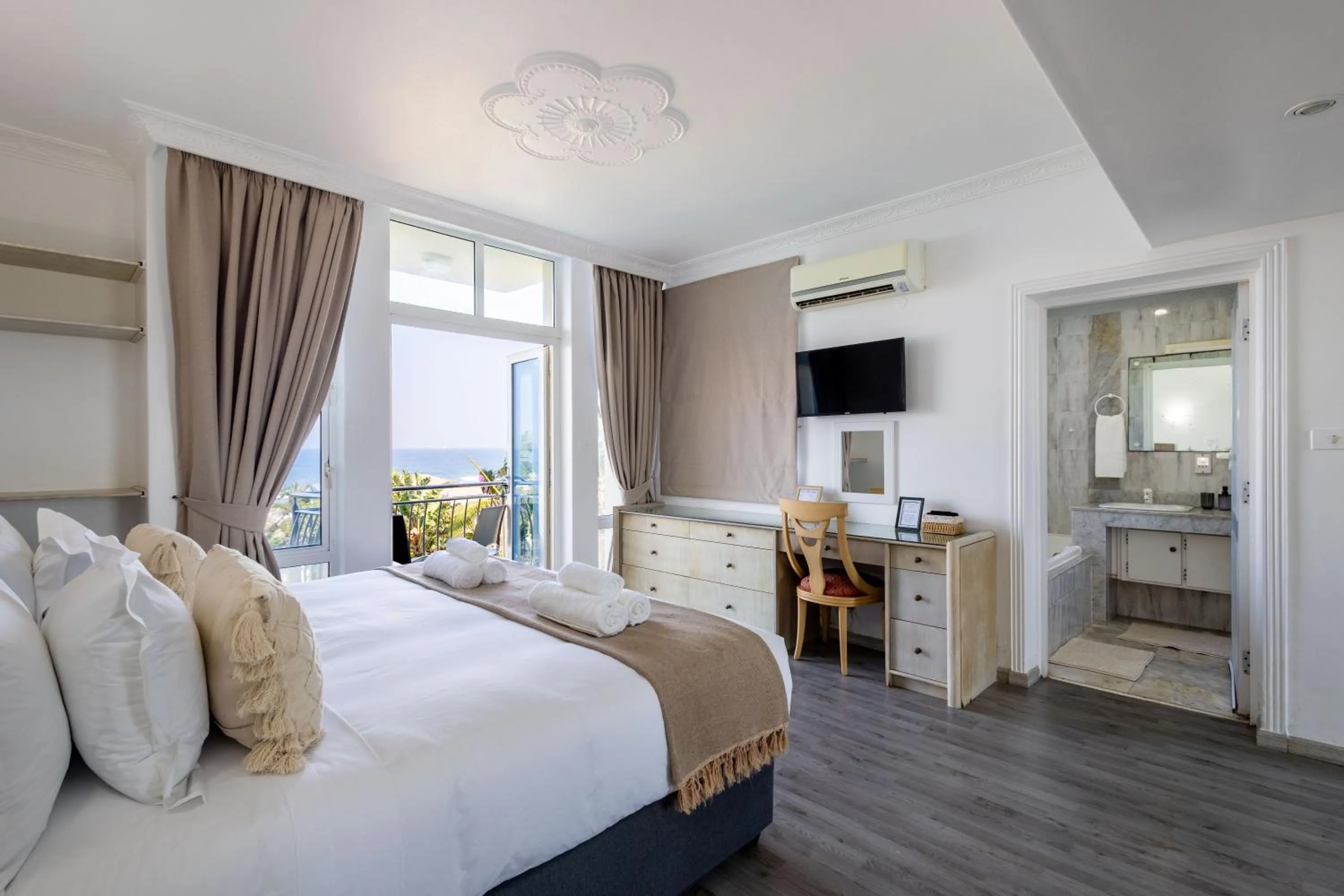 Bedroom, Bed in Self-Catering at Ocean Breeze