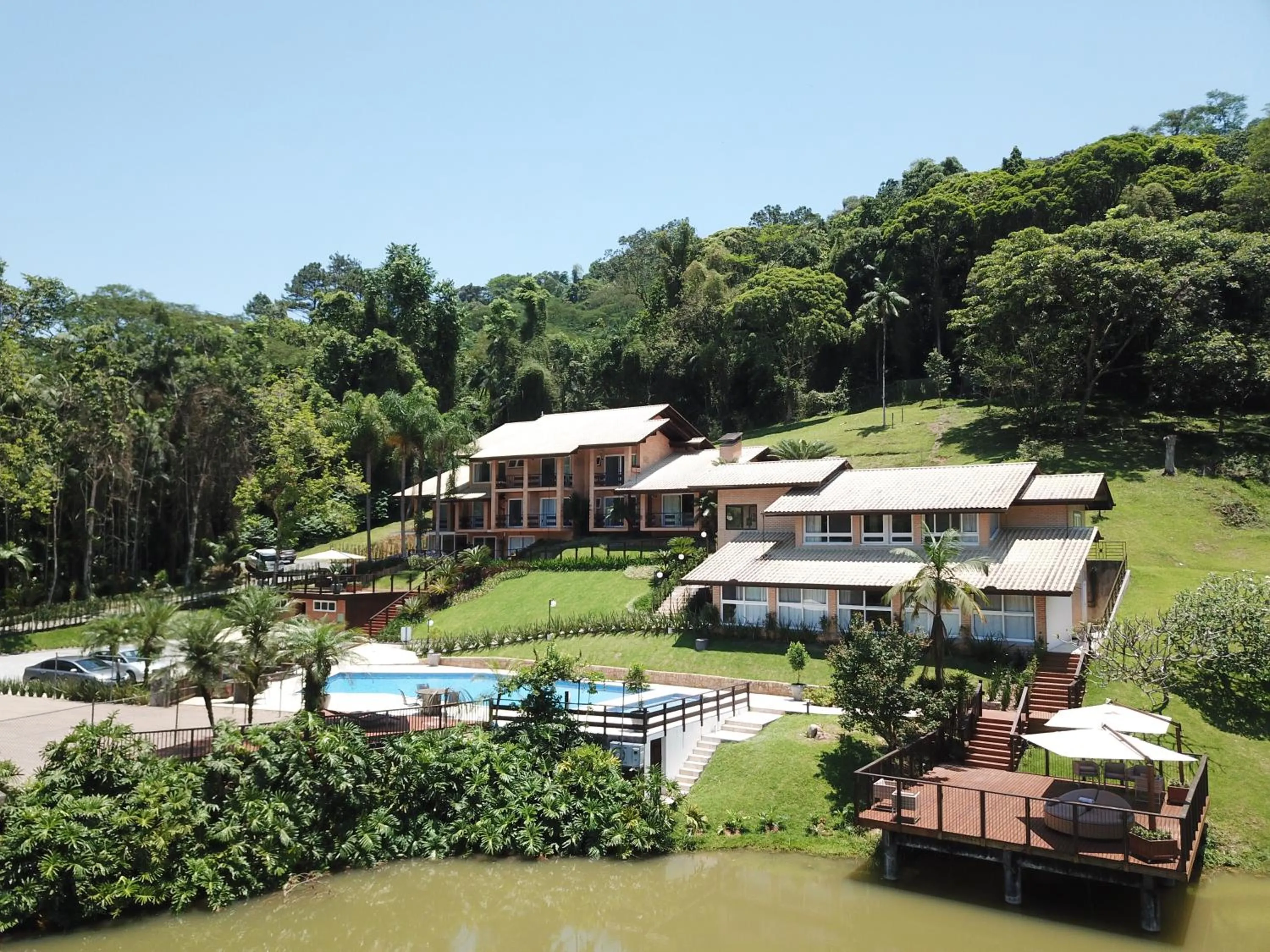 Village Du Lac Hotel