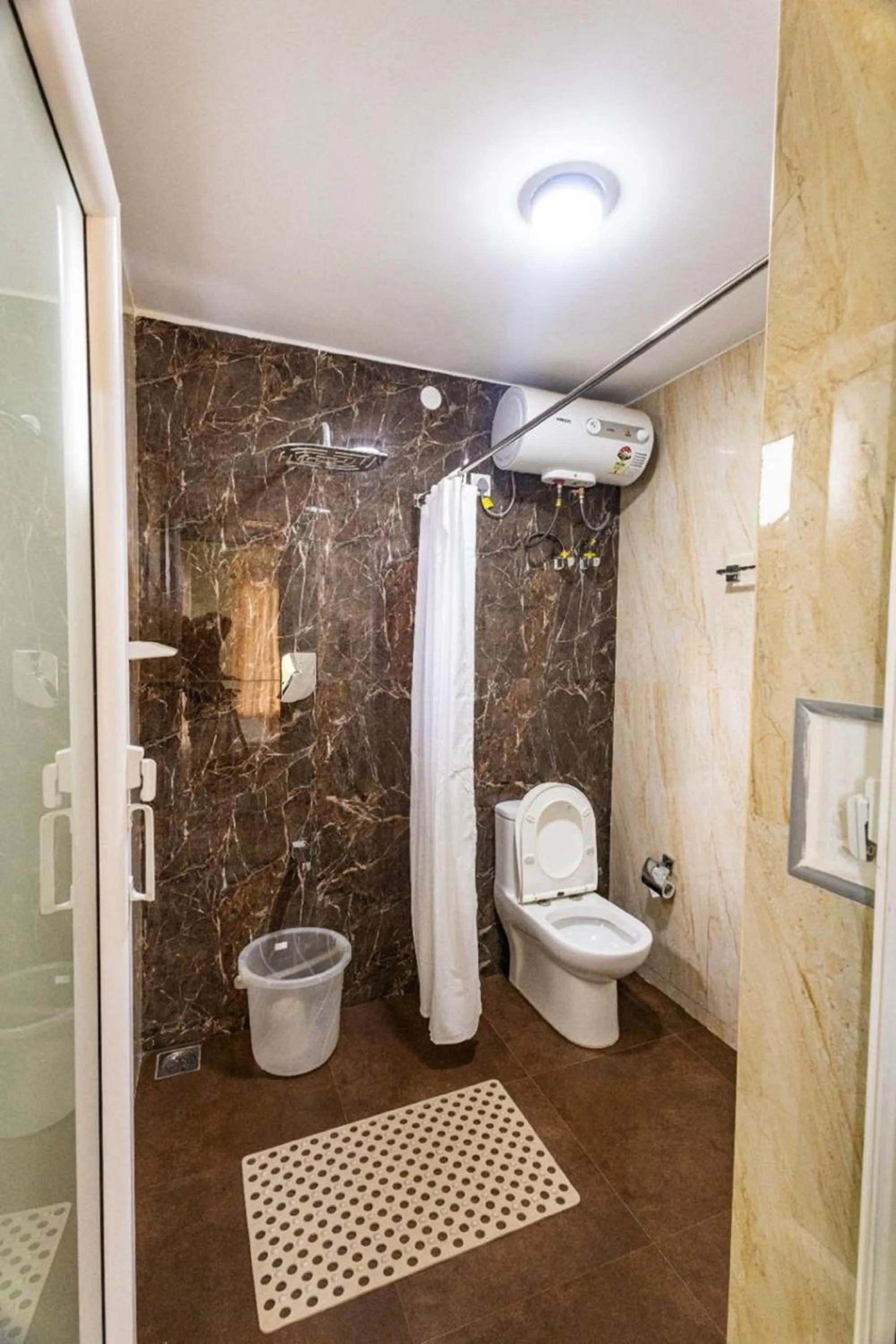 Bathroom in Moonlight Chillers By LexStays