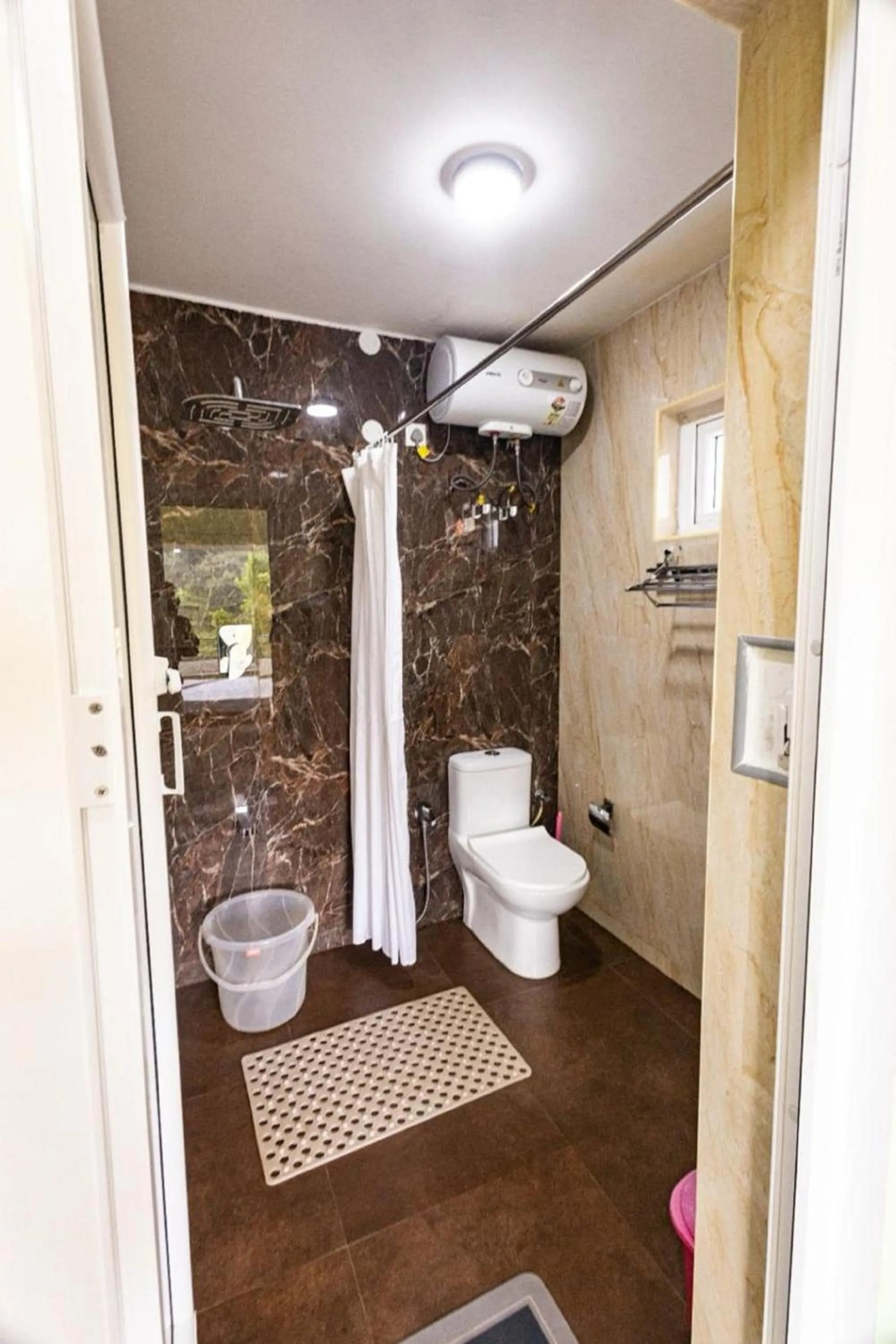 Bathroom in Moonlight Chillers By LexStays