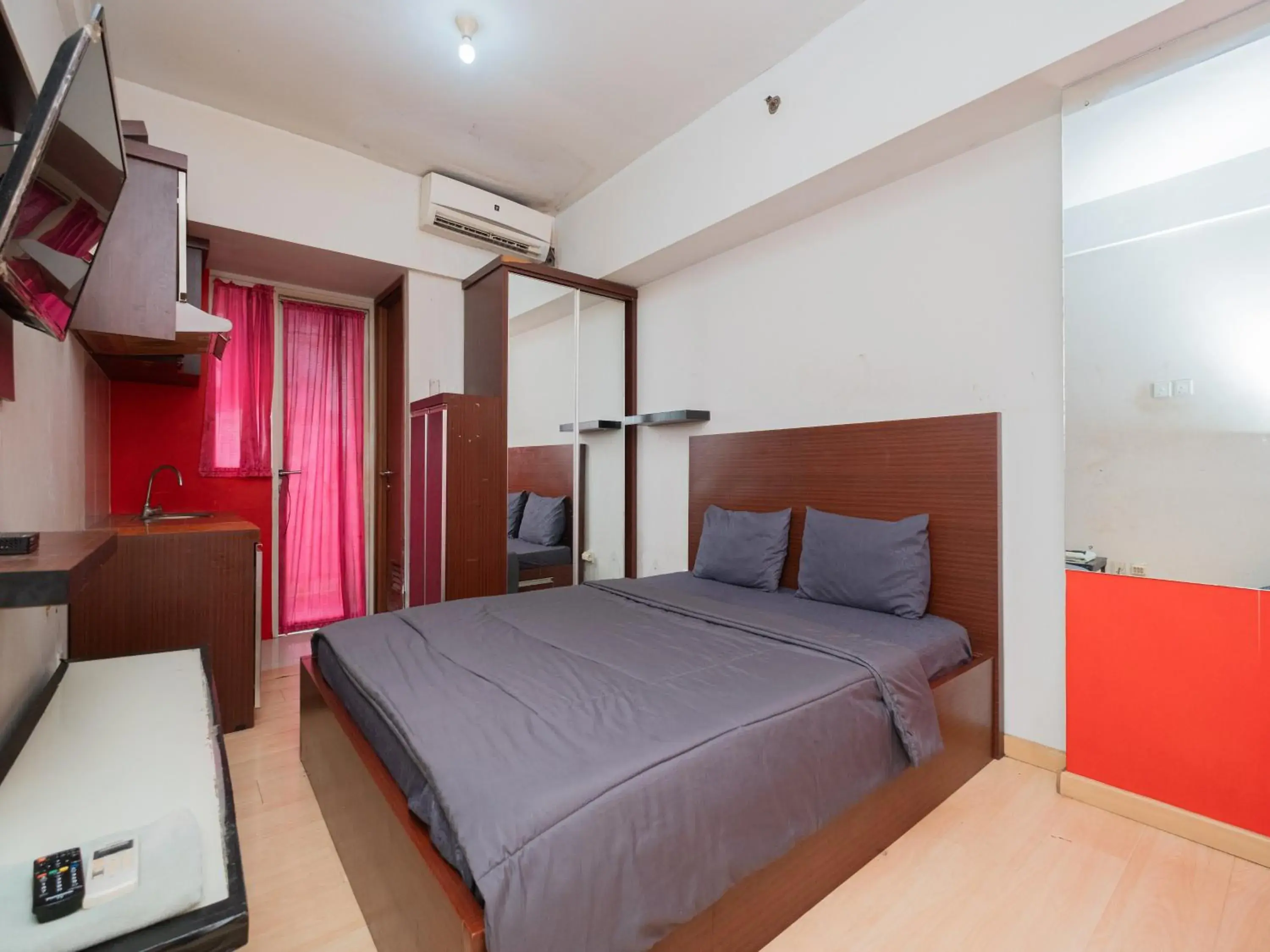 Bedroom, Bed in Apartemen Green Lake View Ciputat by Alfa Rooms Bedroom, Bed in Apartemen Green Lake View Ciputat by Alfa Rooms