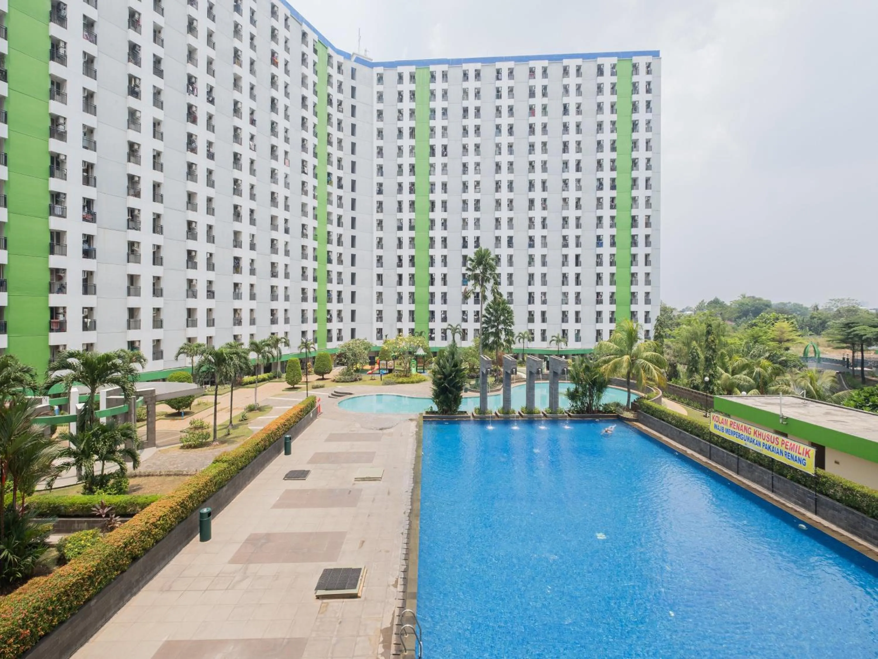 Apartemen Green Lake View Ciputat by Alfa Rooms