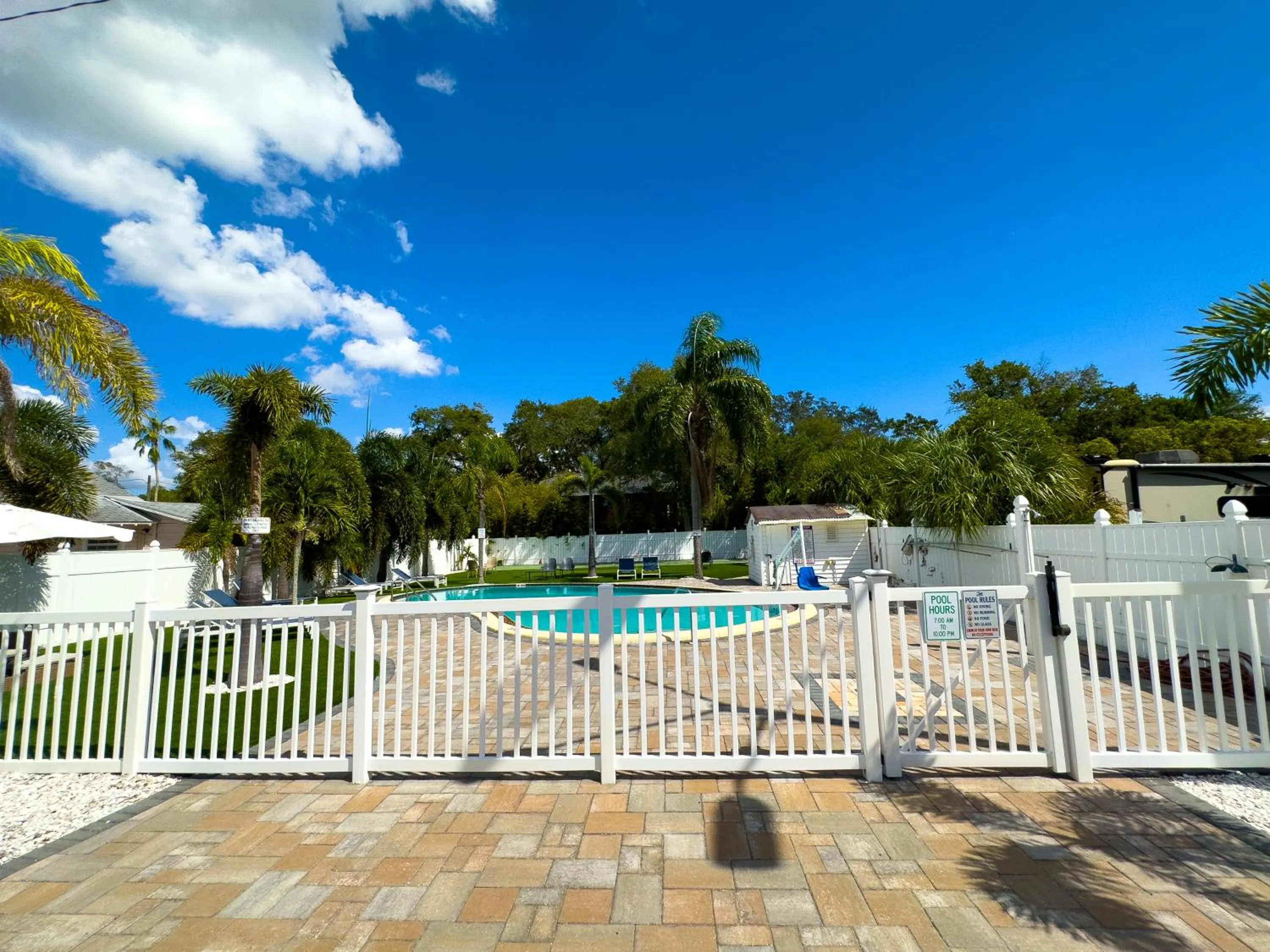 Swimming Pool in Summerside Inn,clearwater belleair