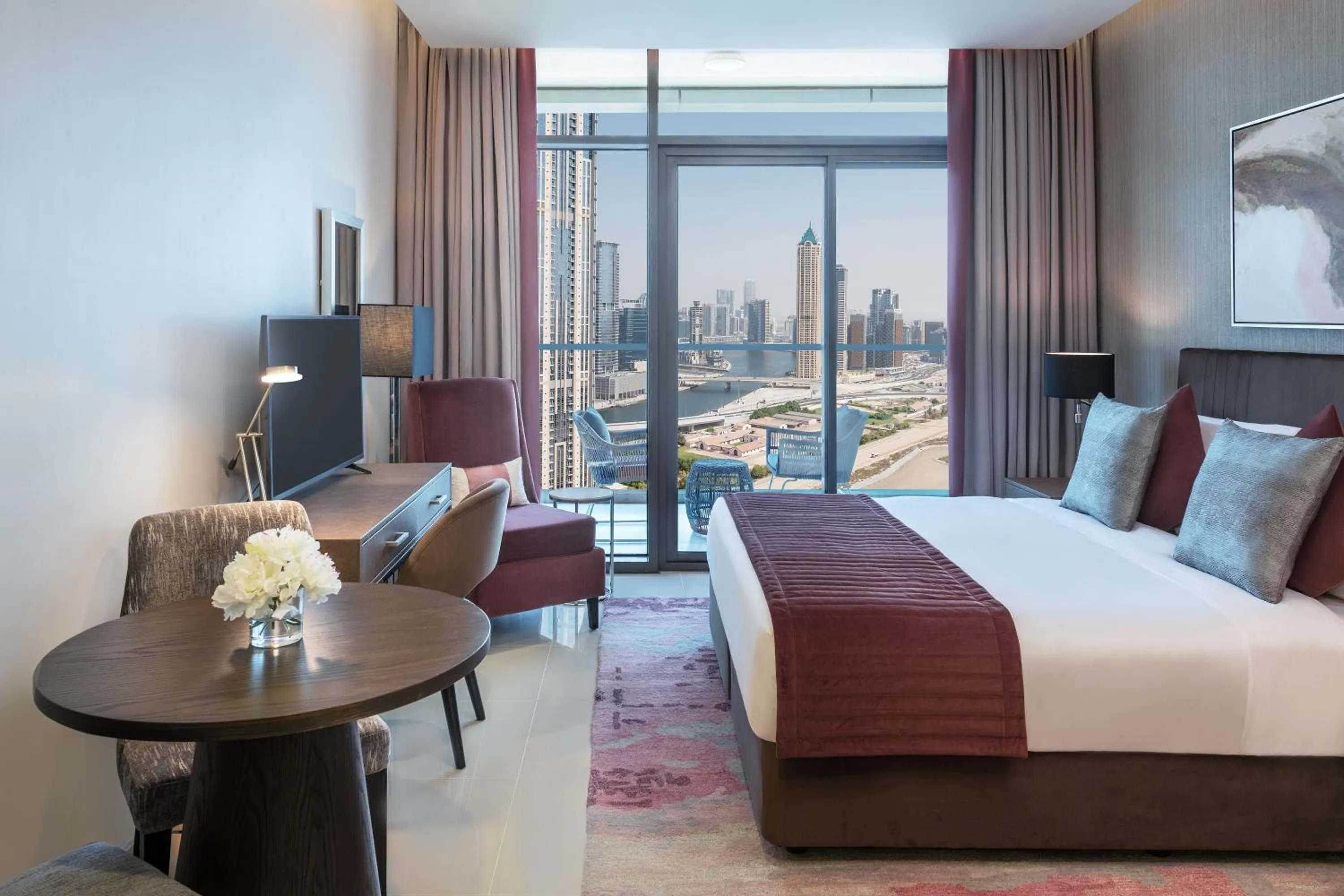 TV and multimedia, Bed in DAMAC Maison Aykon City Dubai