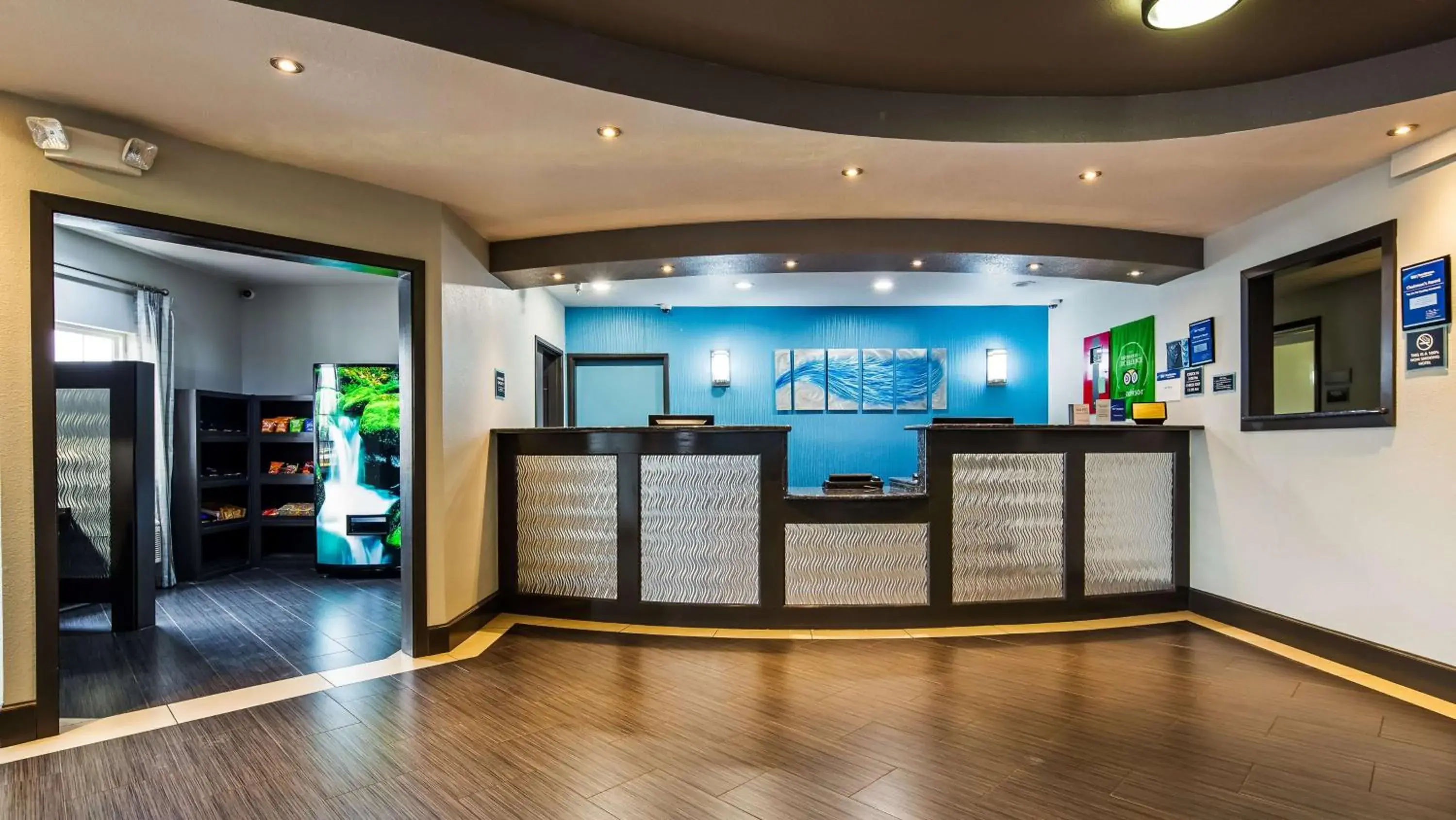 Lobby or reception in Best Western Mt. Vernon Inn Lobby or reception in Best Western Mt. Vernon Inn