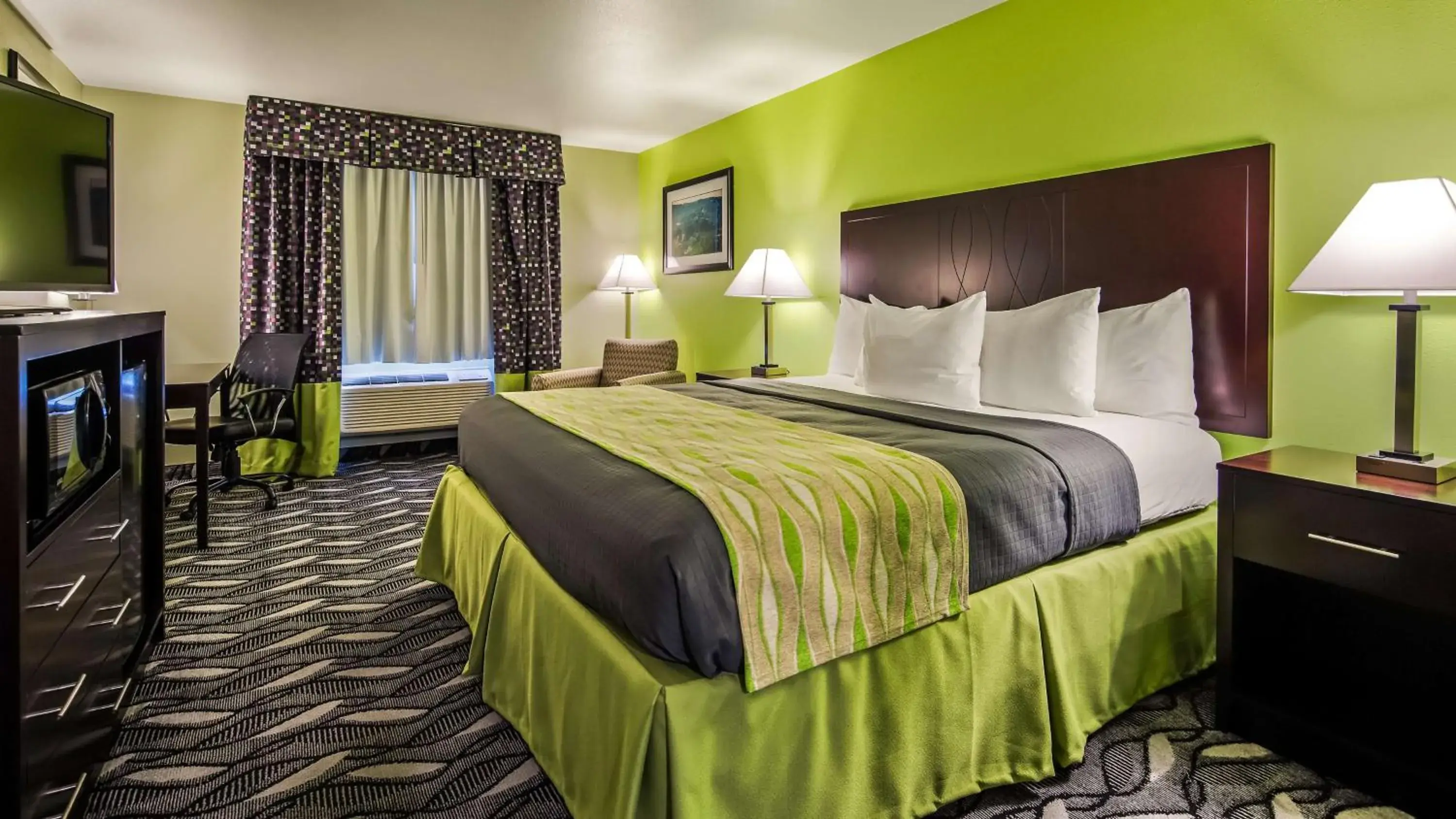 King Room with Bath Tub - Disability Access/Non-Smoking in Best Western Mt. Vernon Inn King Room with Bath Tub - Disability Access/Non-Smoking in Best Western Mt. Vernon Inn