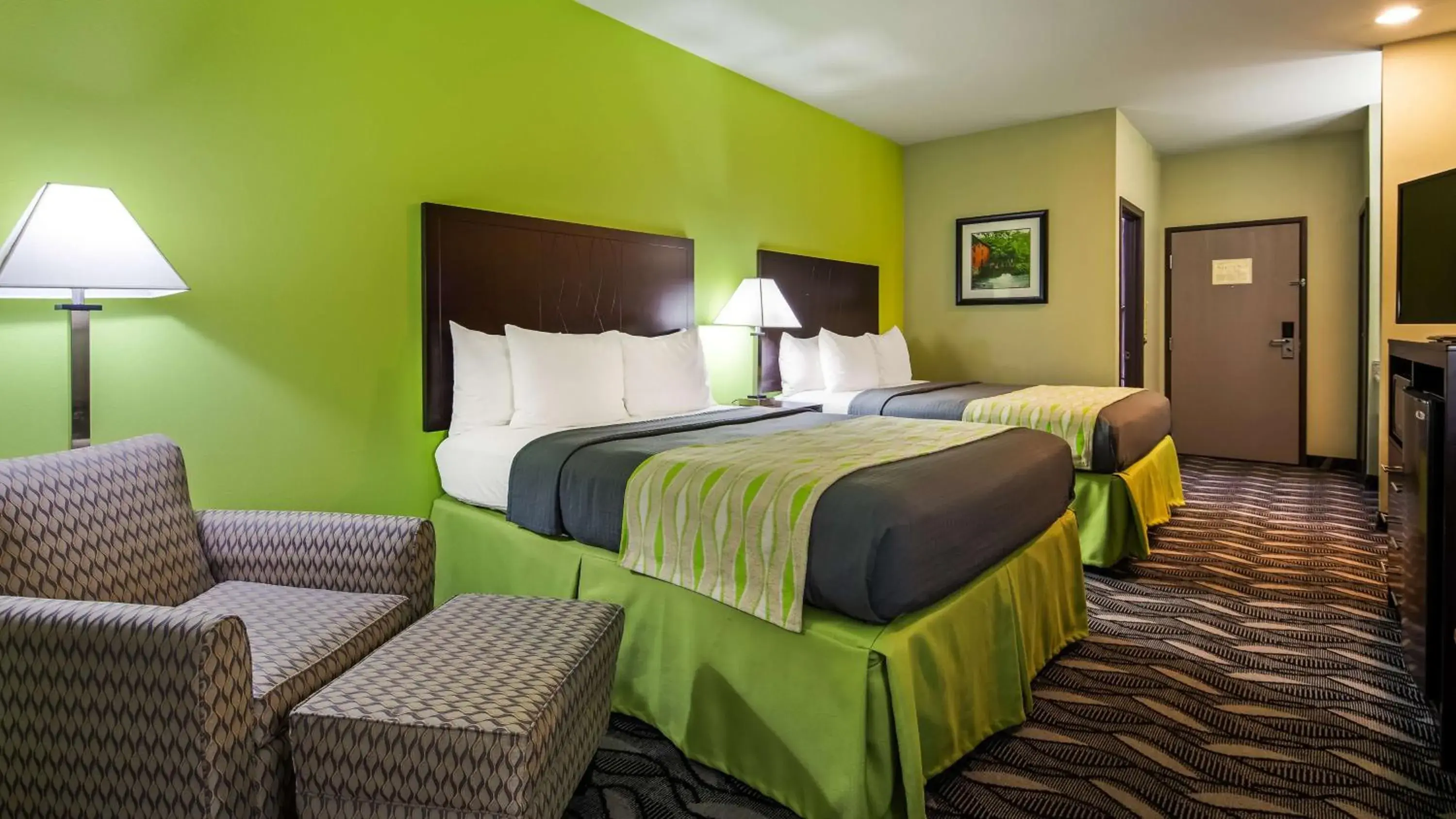 Photo of the whole room, Bed in Best Western Mt. Vernon Inn Photo of the whole room, Bed in Best Western Mt. Vernon Inn