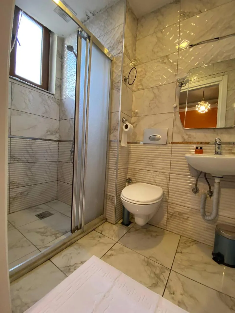 Shower in Taksim Pandora hotel