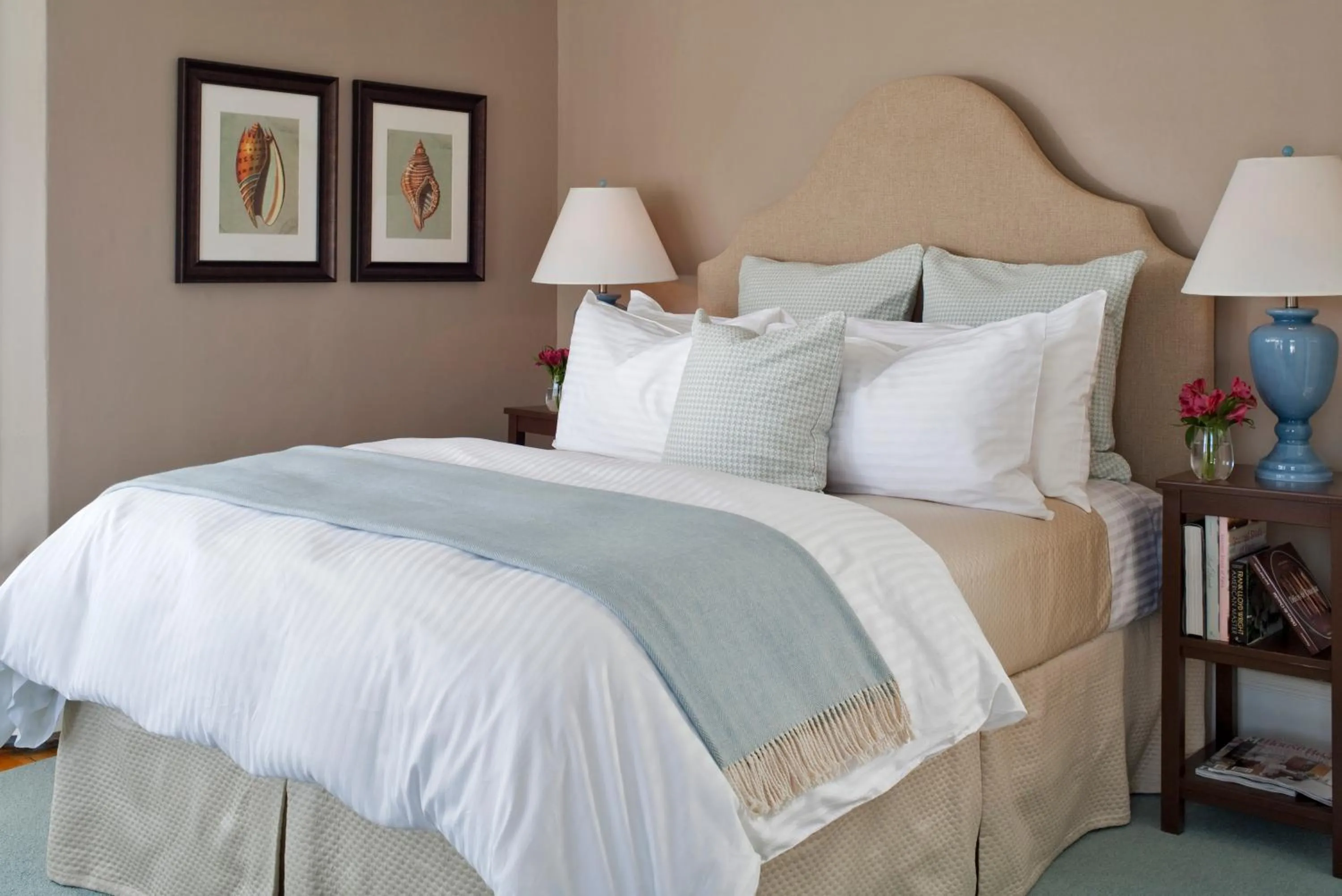 Bed in The Inn At English Meadows