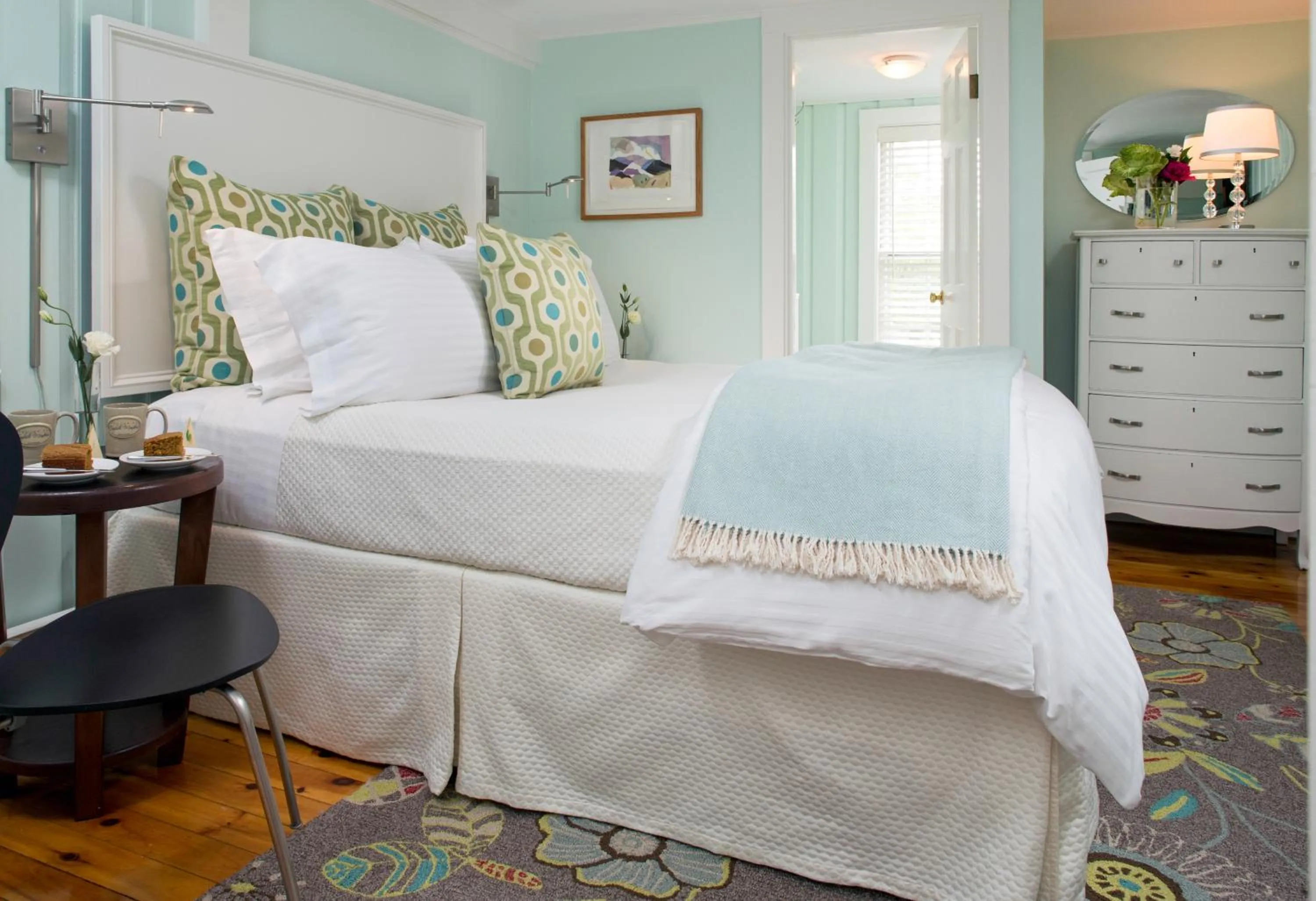 Bed in The Inn At English Meadows