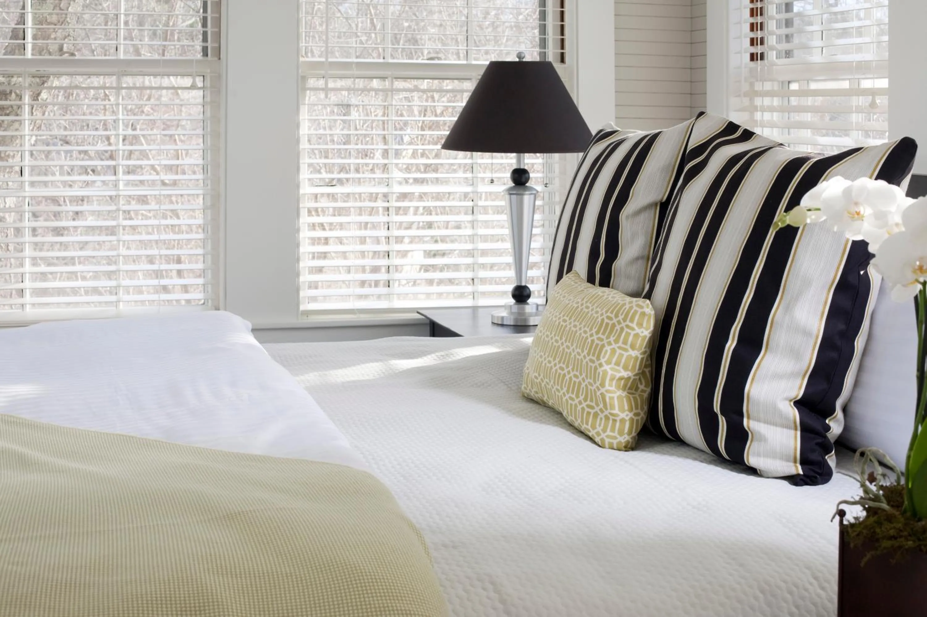 Bed in The Inn At English Meadows