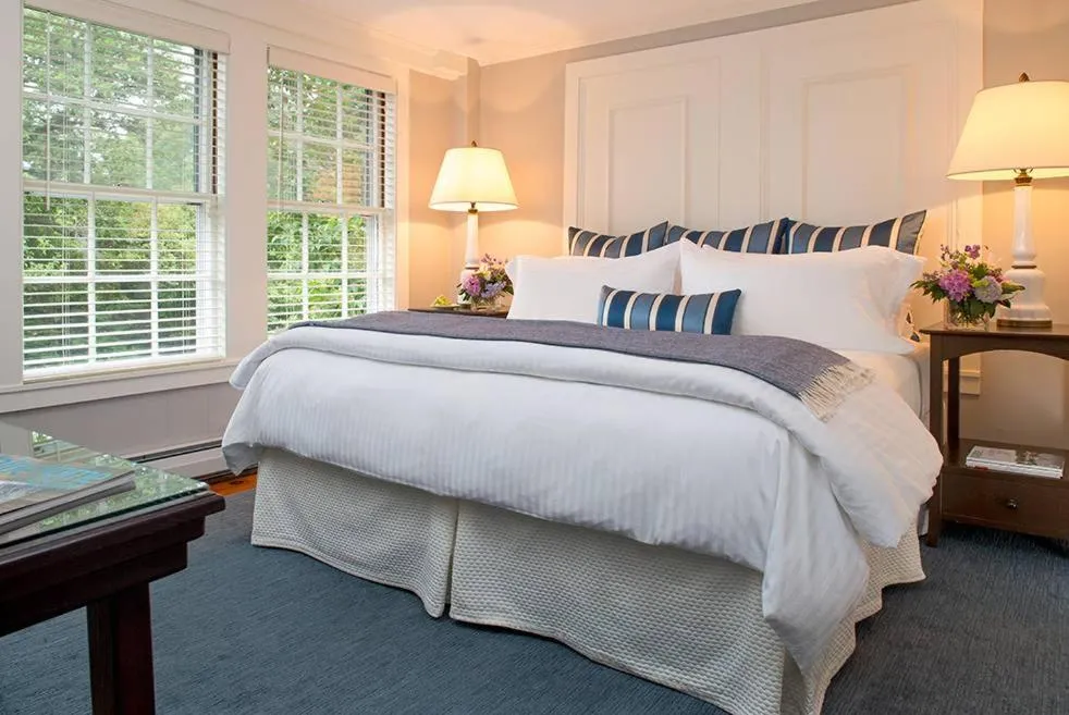 Bed in The Inn At English Meadows