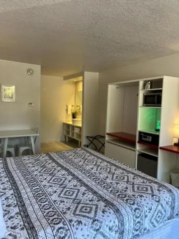 Bed in A & S Vacation Rooms