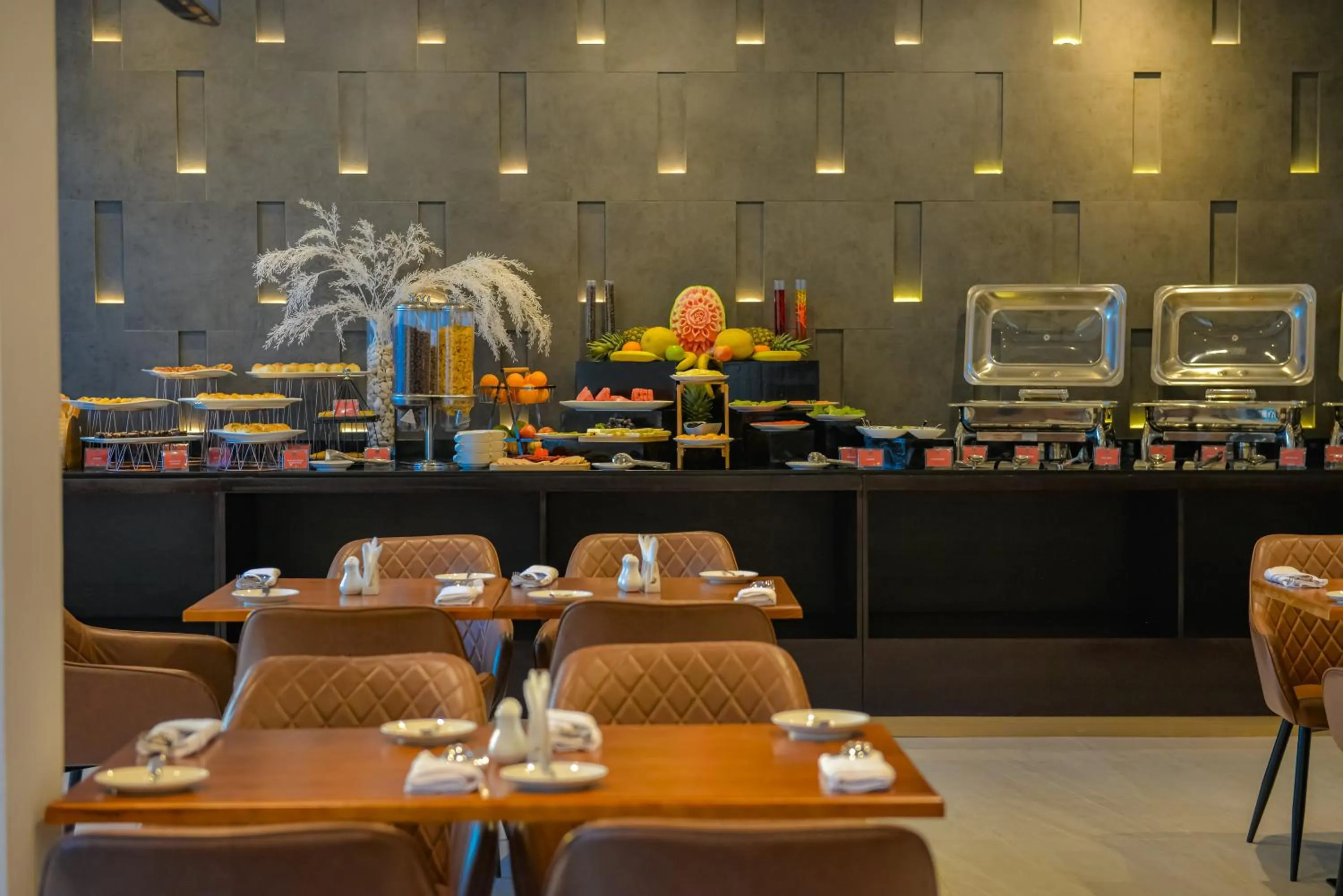 Food in Duqm Express Hotel